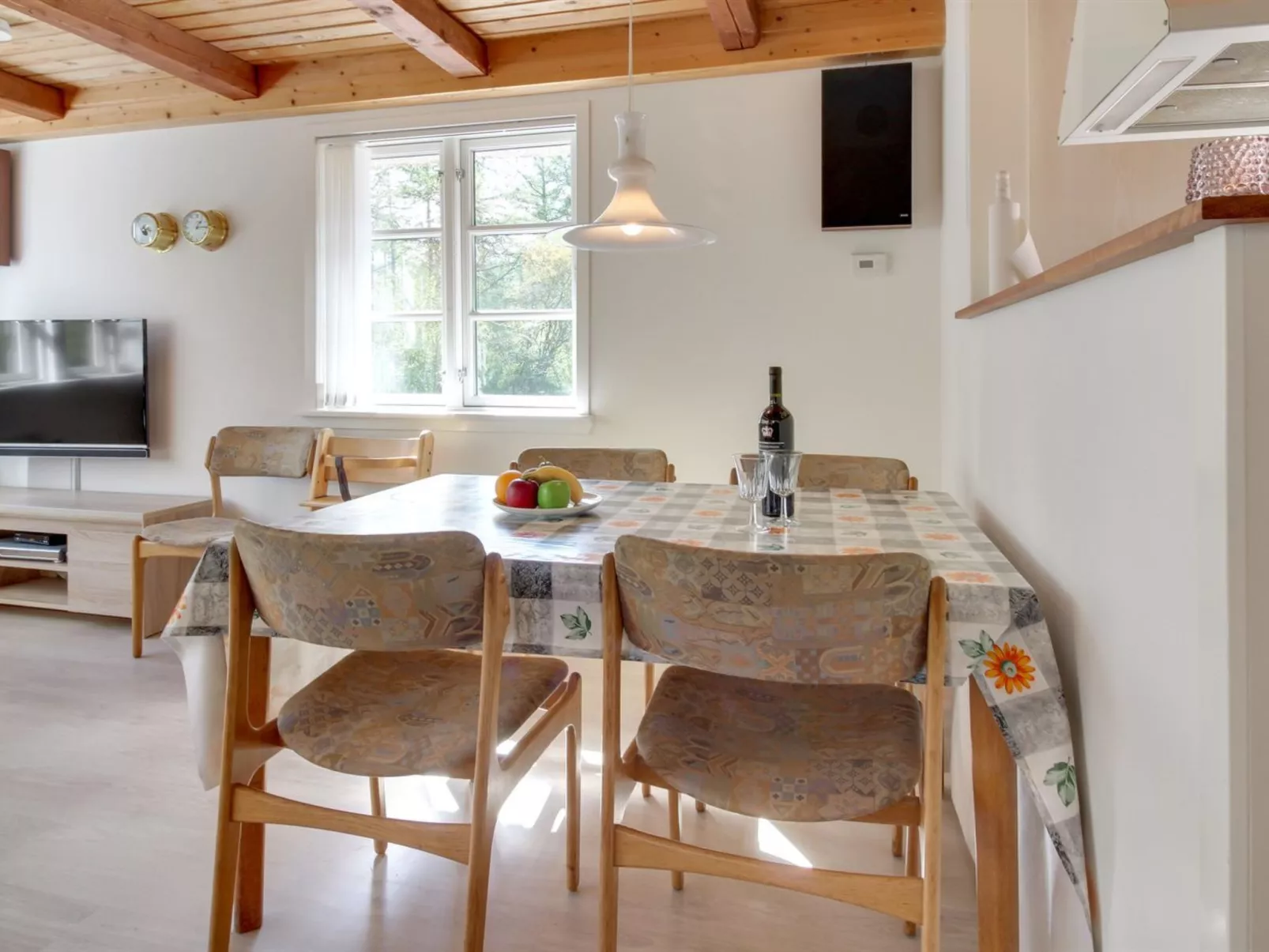"Fina" - 15km from the sea-Drinnen