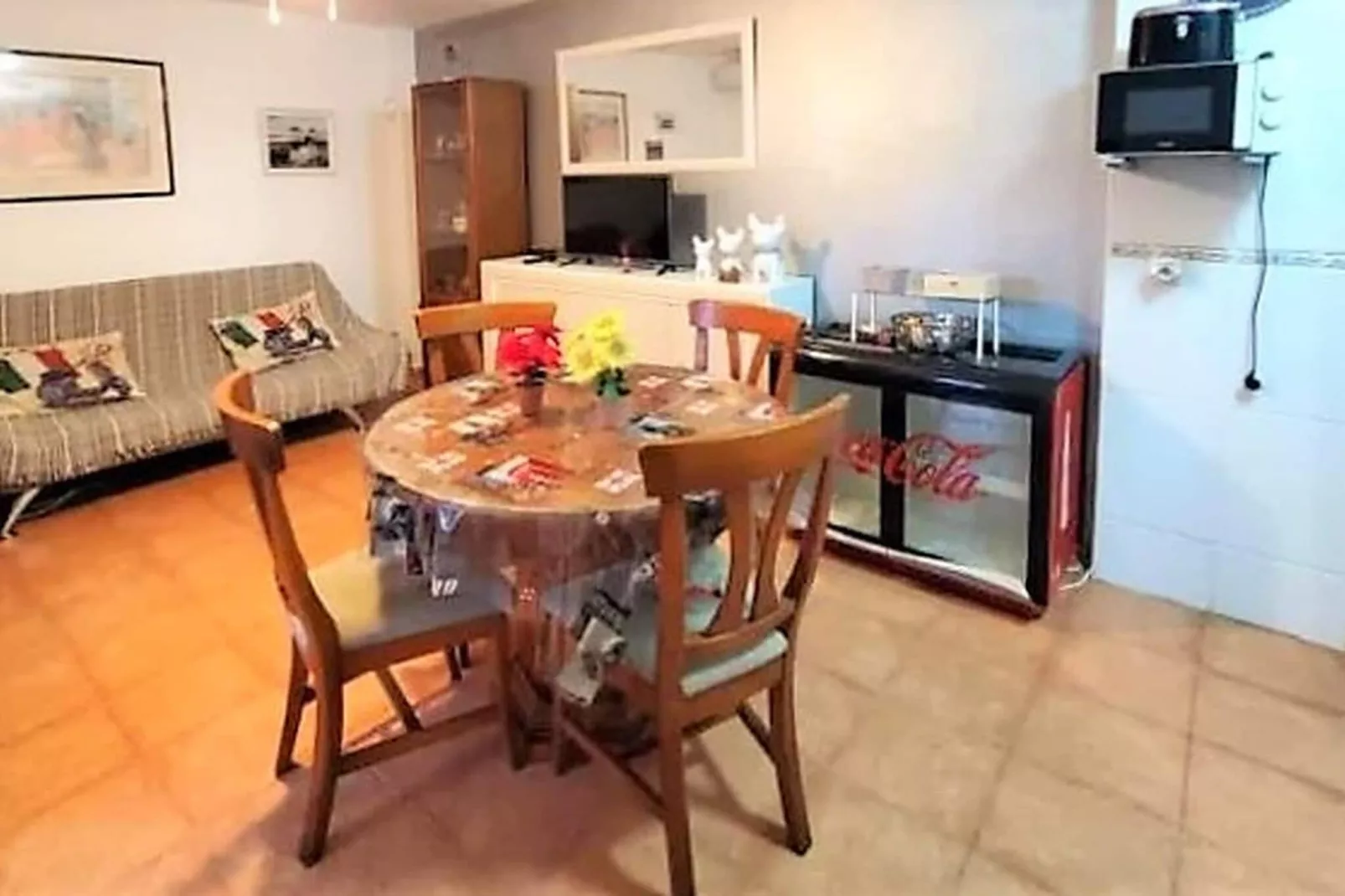 Natura Casa con patio privado 6 pax-Dining room