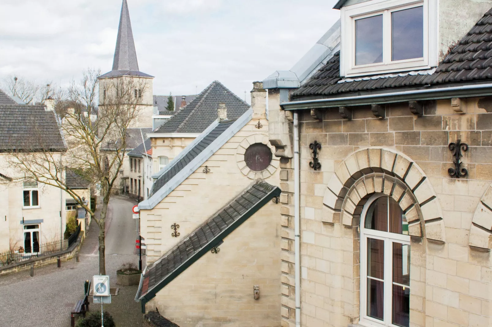 Valkenburg-Exterior summer