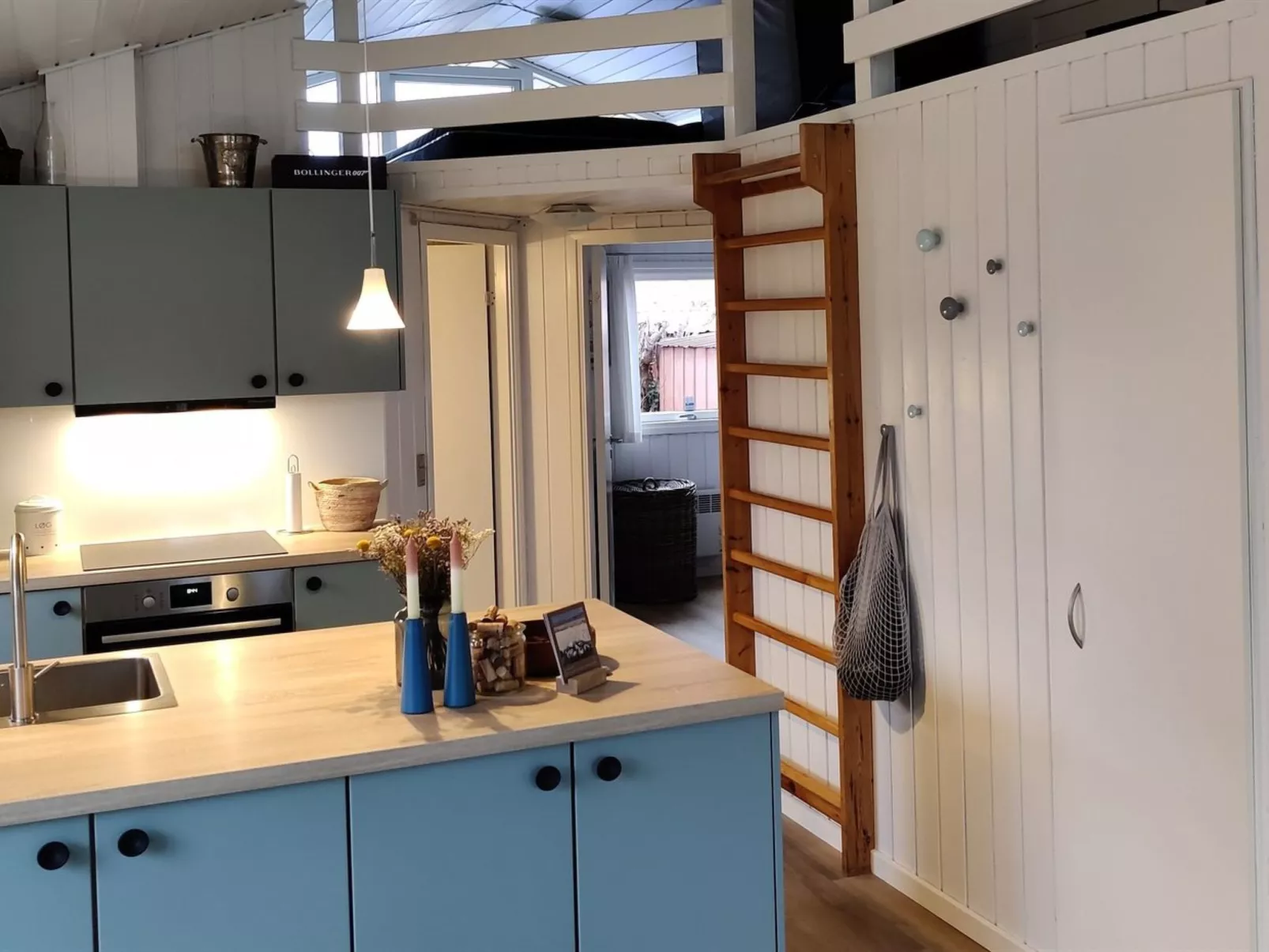 "Donar" - 80m from the sea-Inside