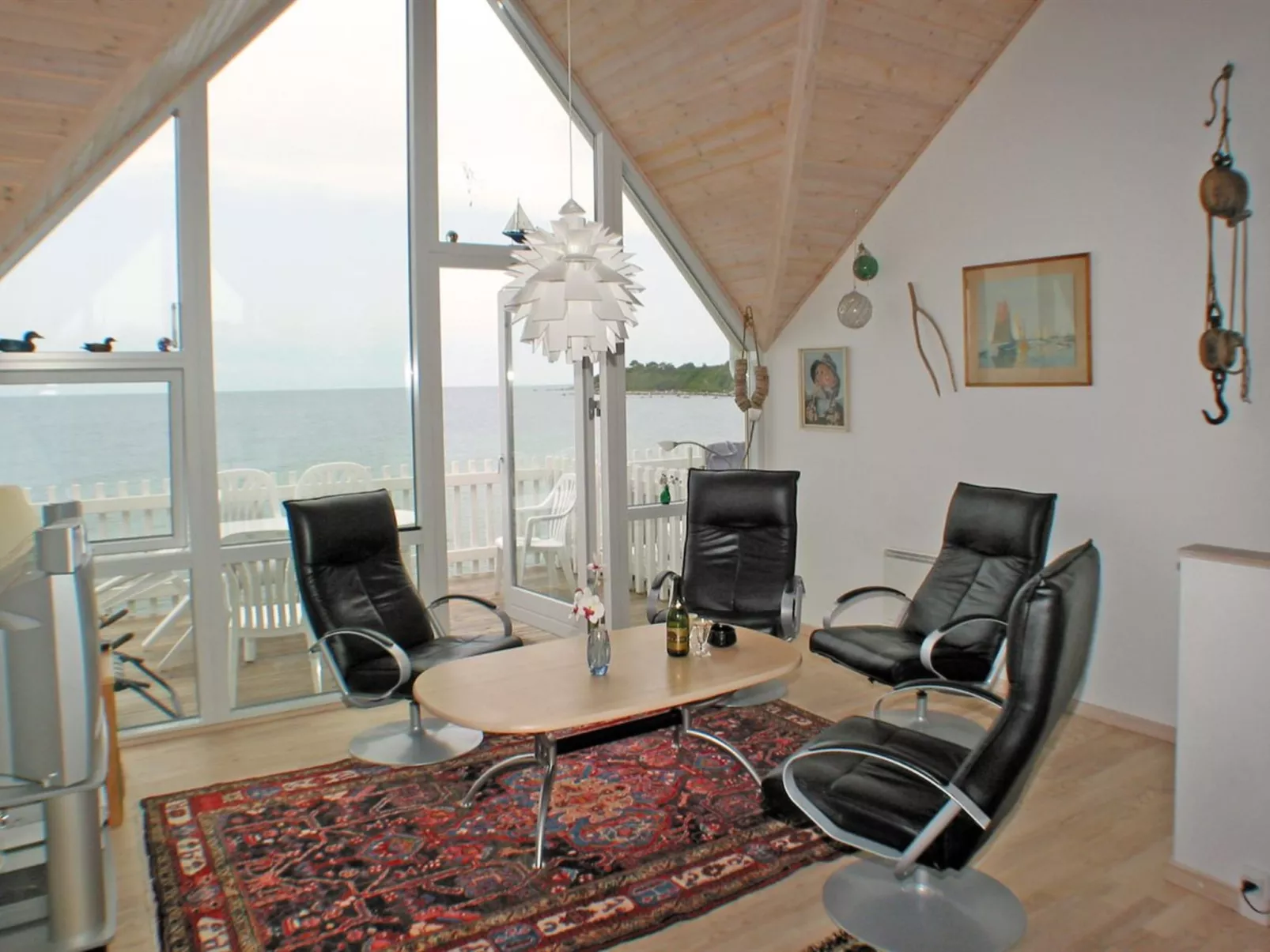 "Frigg" - 10m from the sea-Inside