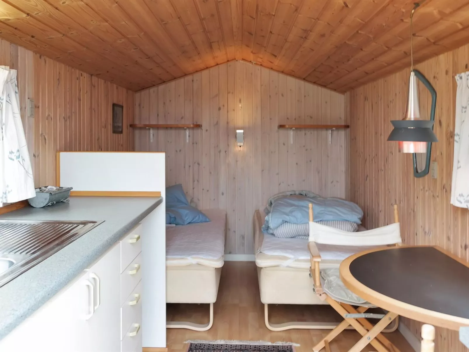 "Allie" - 150m from the sea-Inside