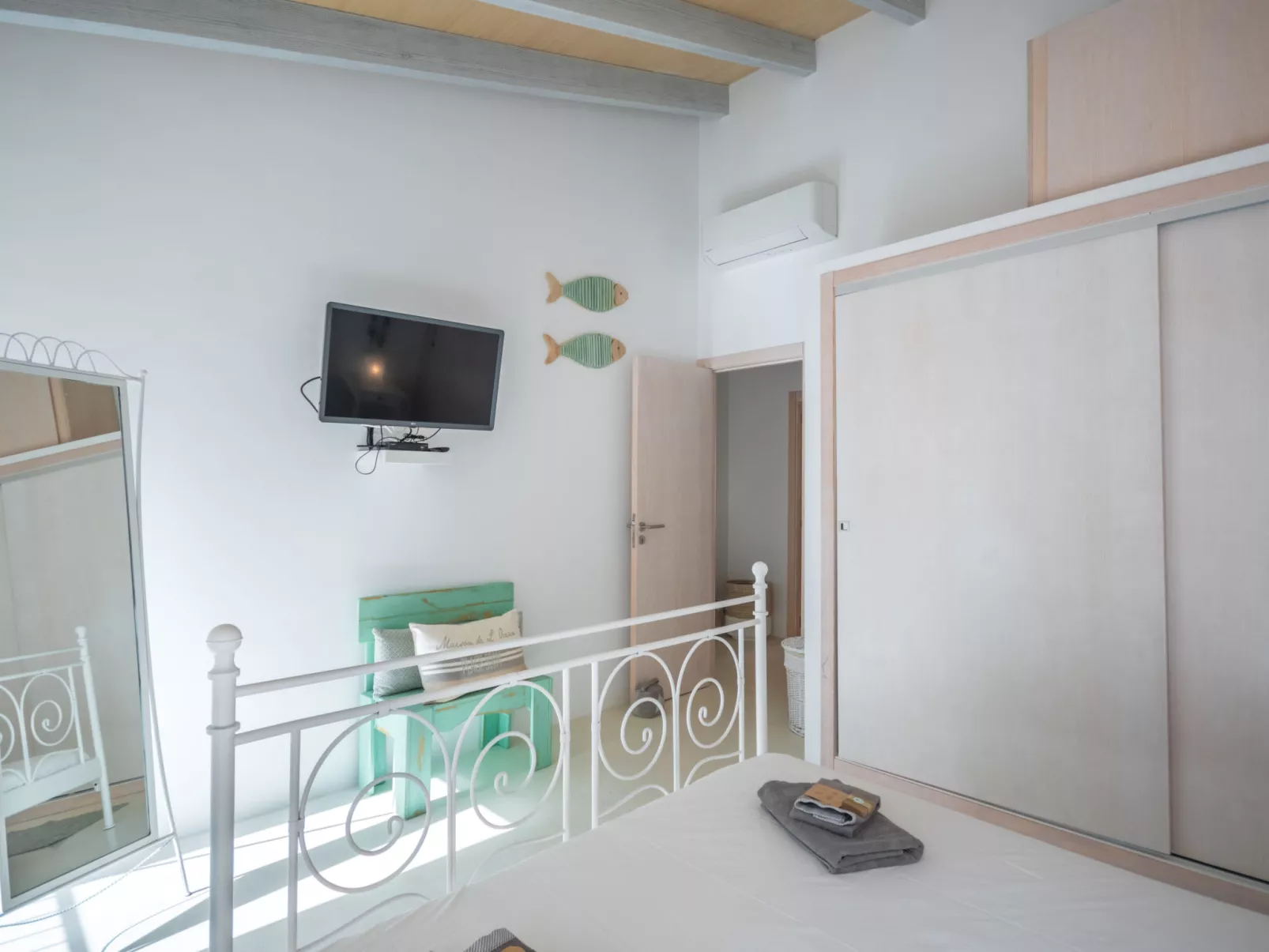 Can Regalat-Inside