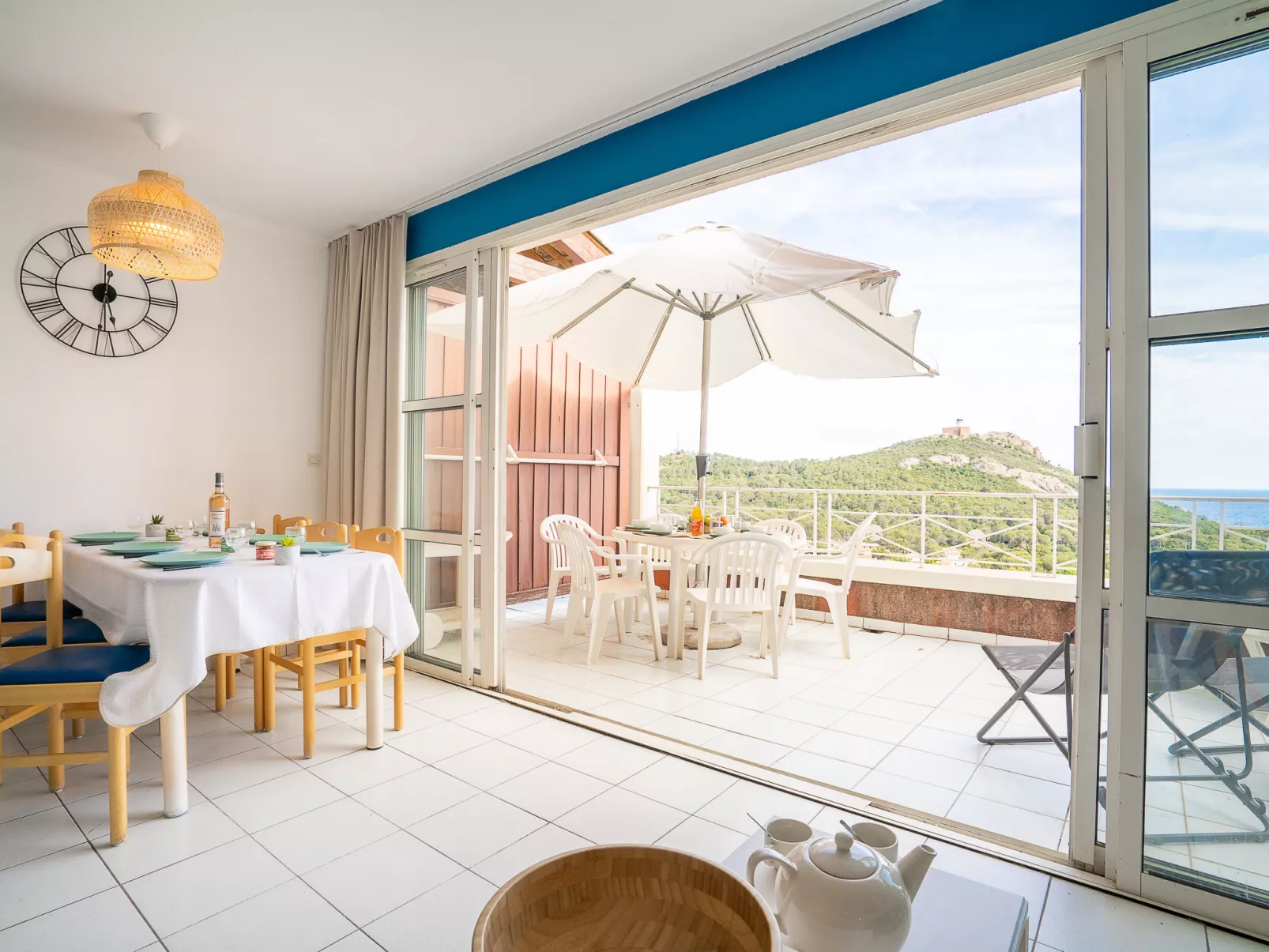 Hameau (N1 208)-Dedans