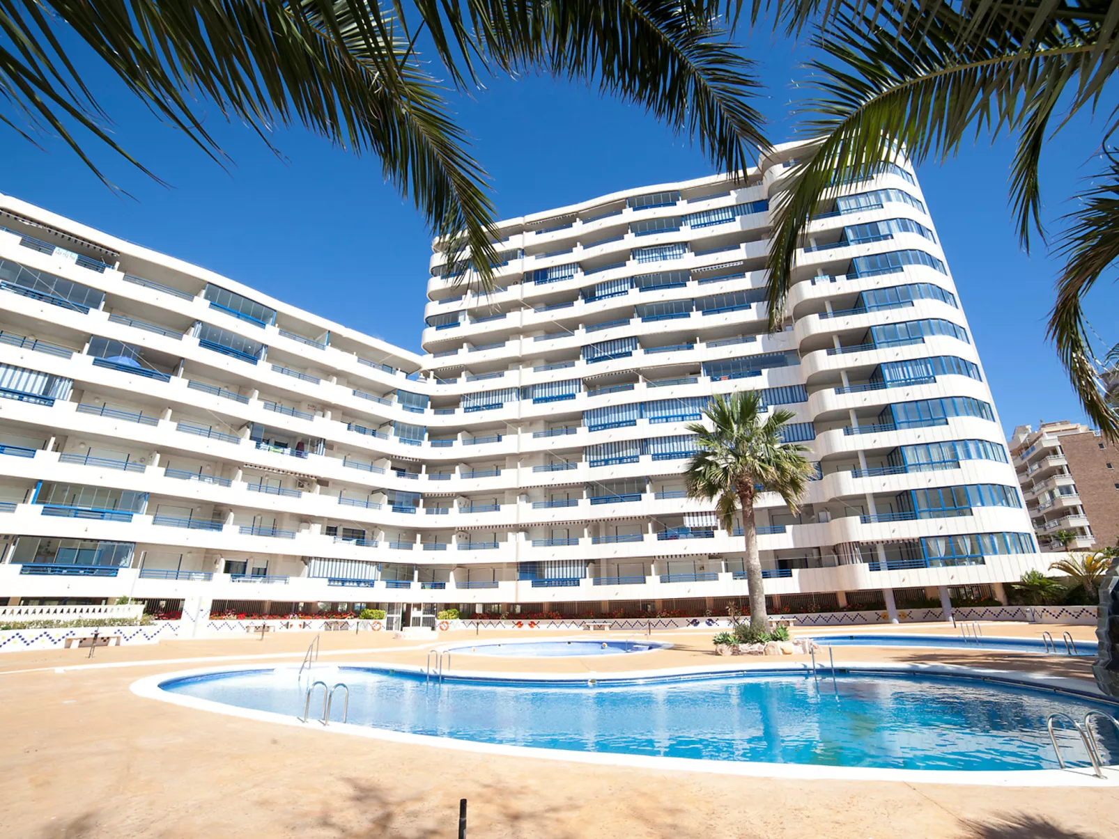 Turquesa Beach 03-Outside