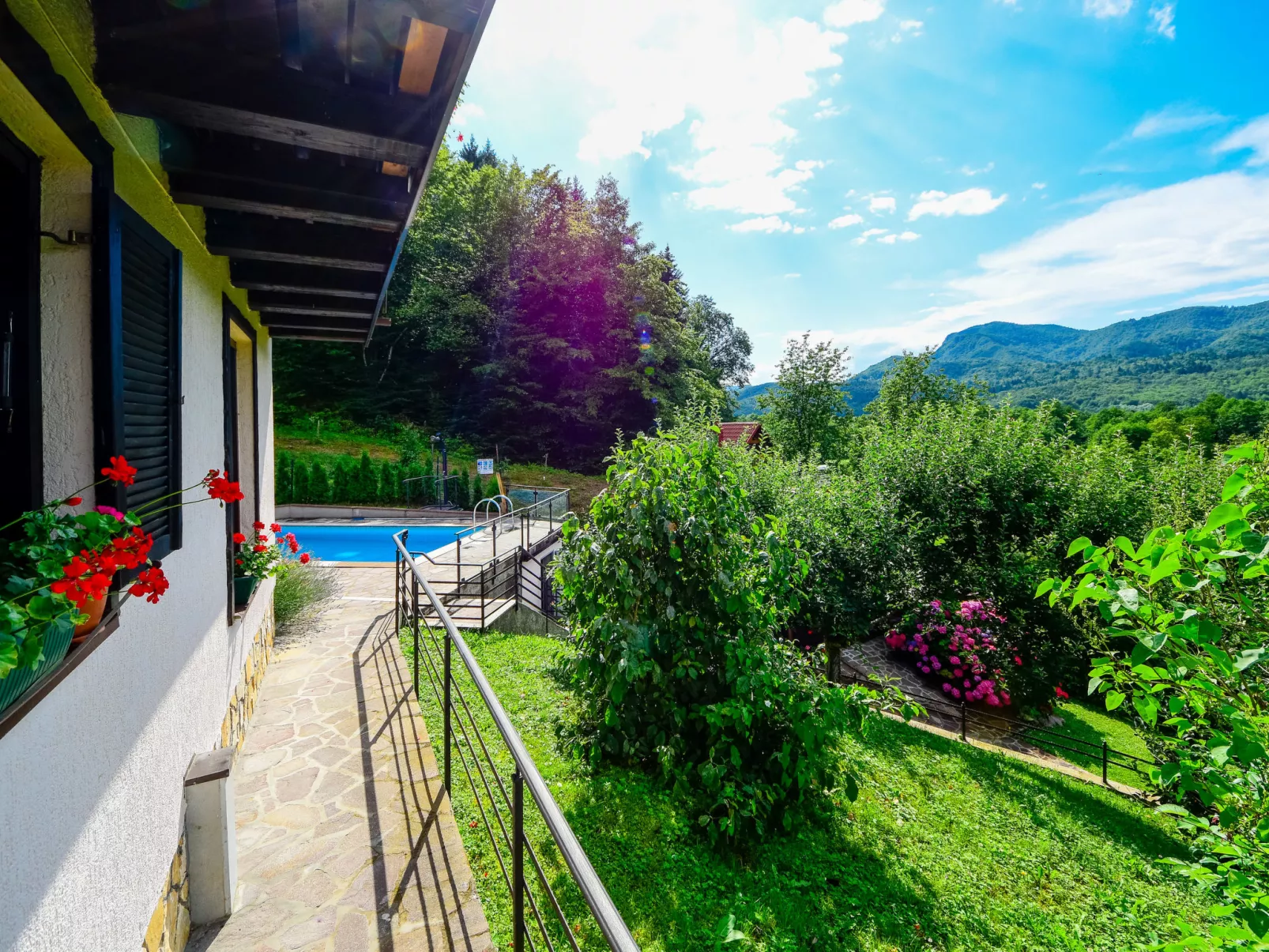 Božica-Outside