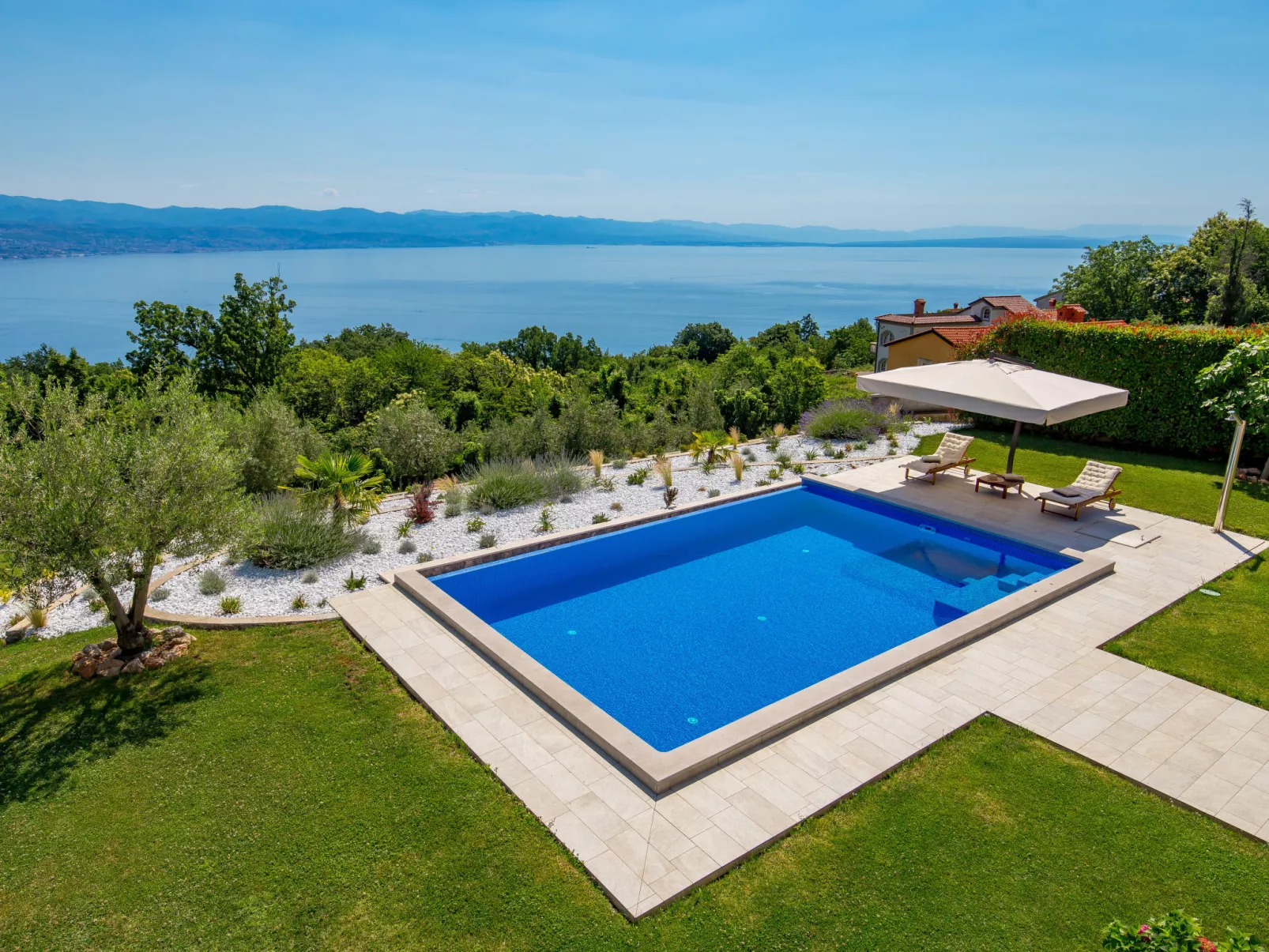 Villa Alpeza-Outside