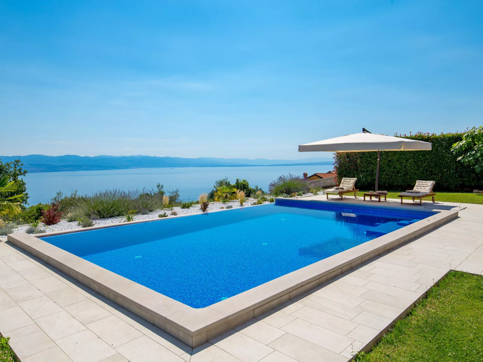 Villa Alpeza-Outside