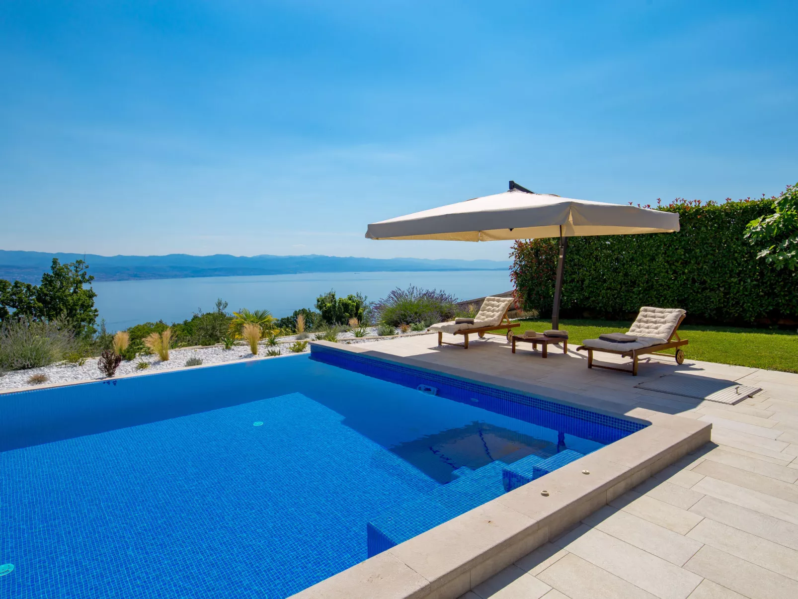 Villa Alpeza-Outside