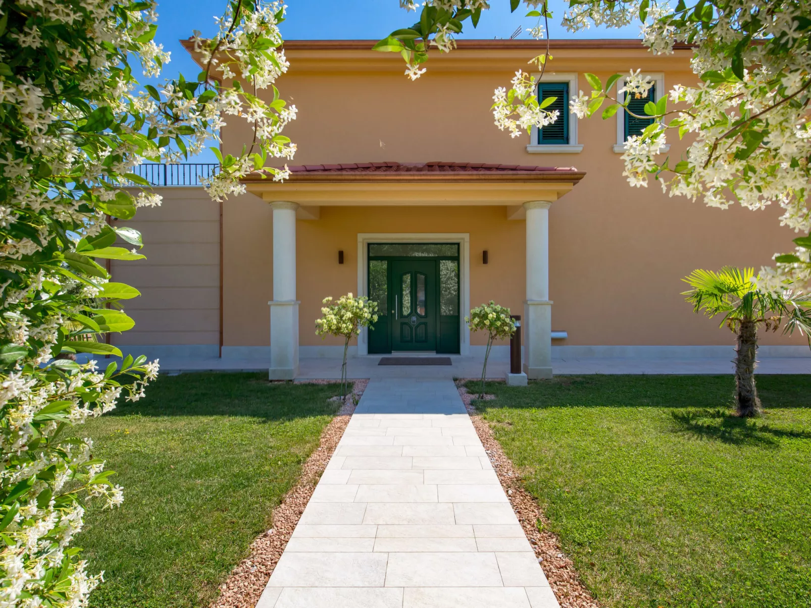 Villa Alpeza-Outside