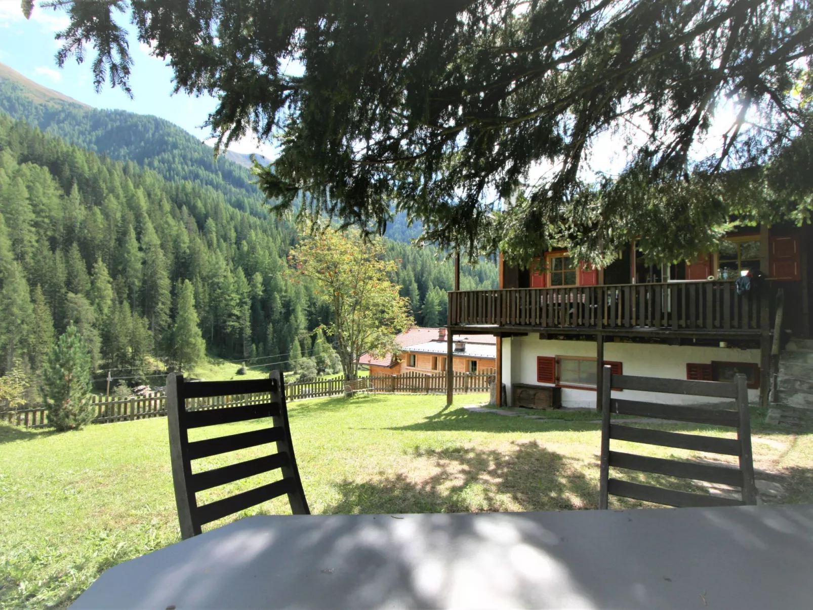 Chalet Antritt-Outside