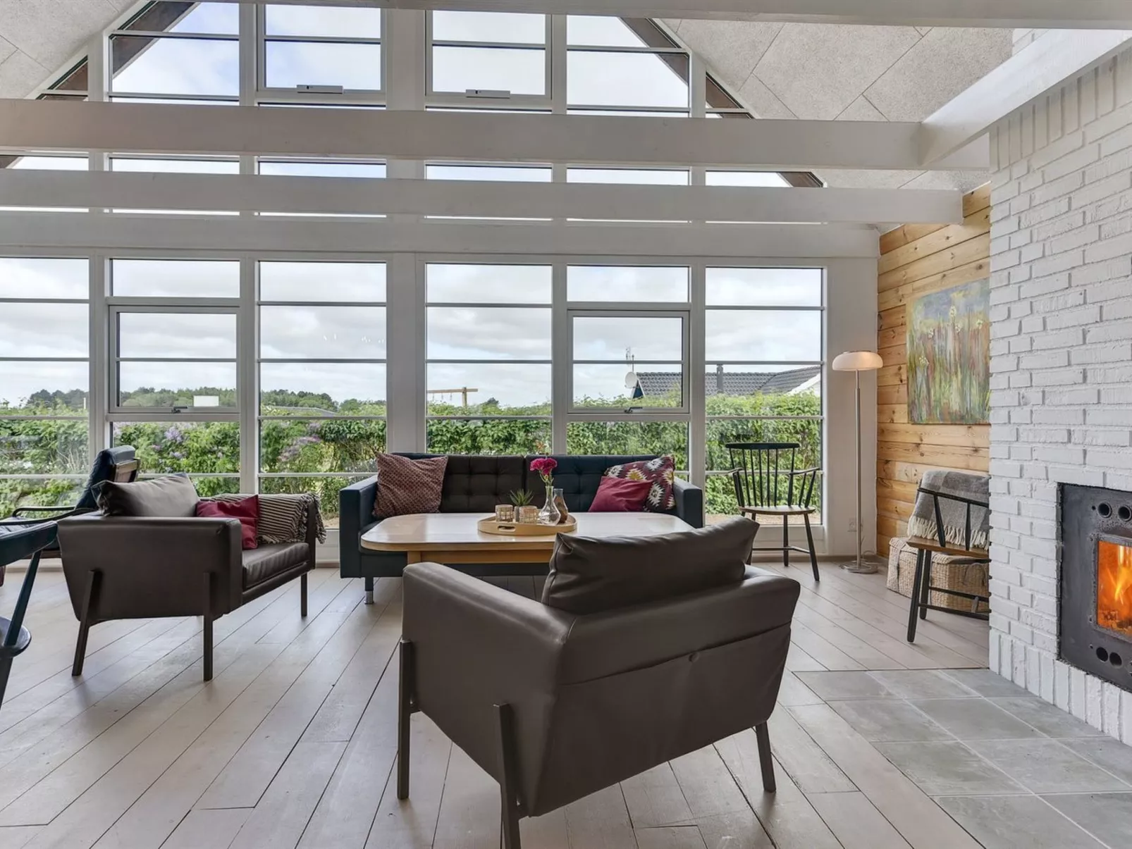 "Ginnie" - 300m from the sea-Inside