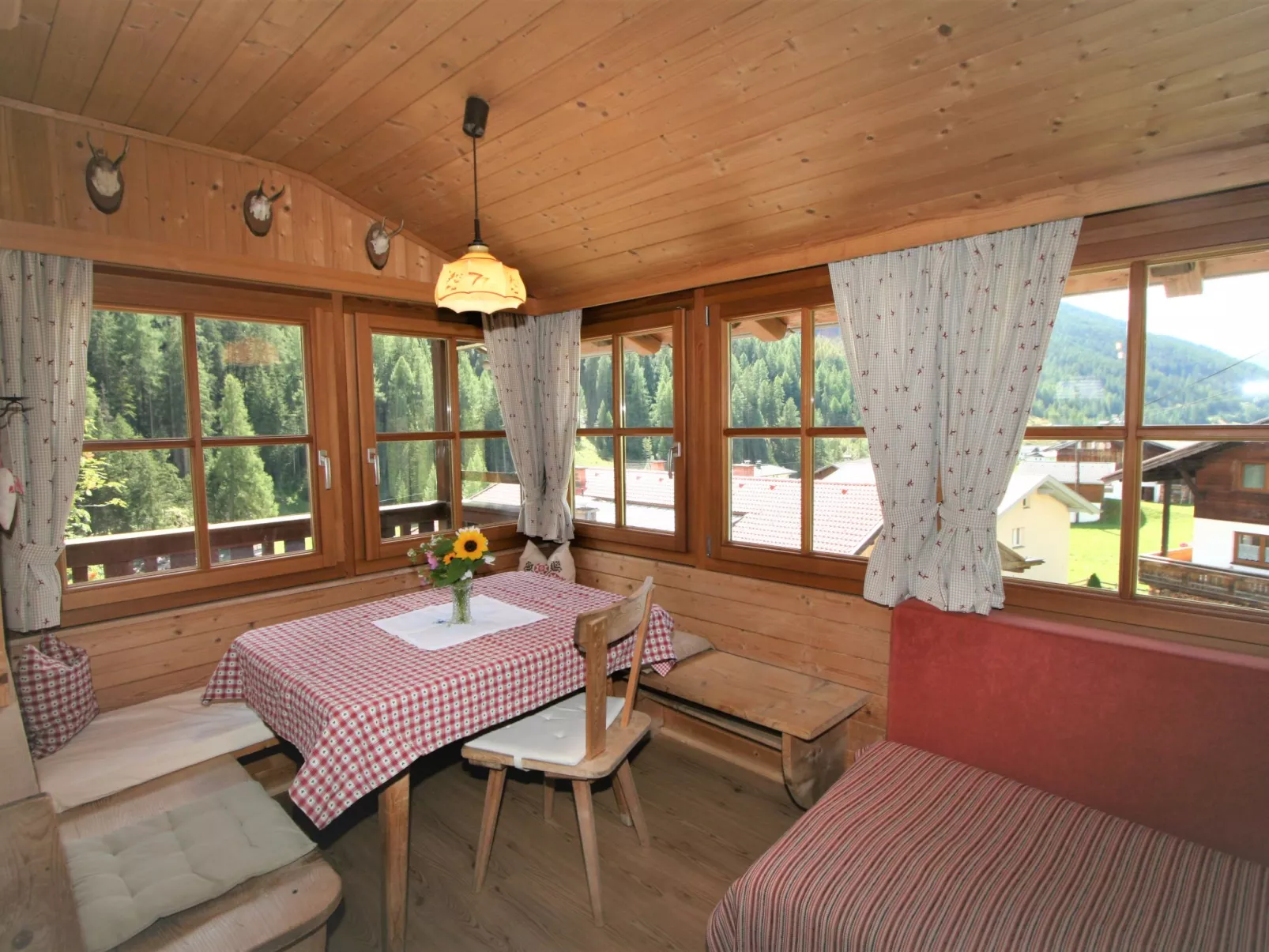 Chalet Antritt-Inside