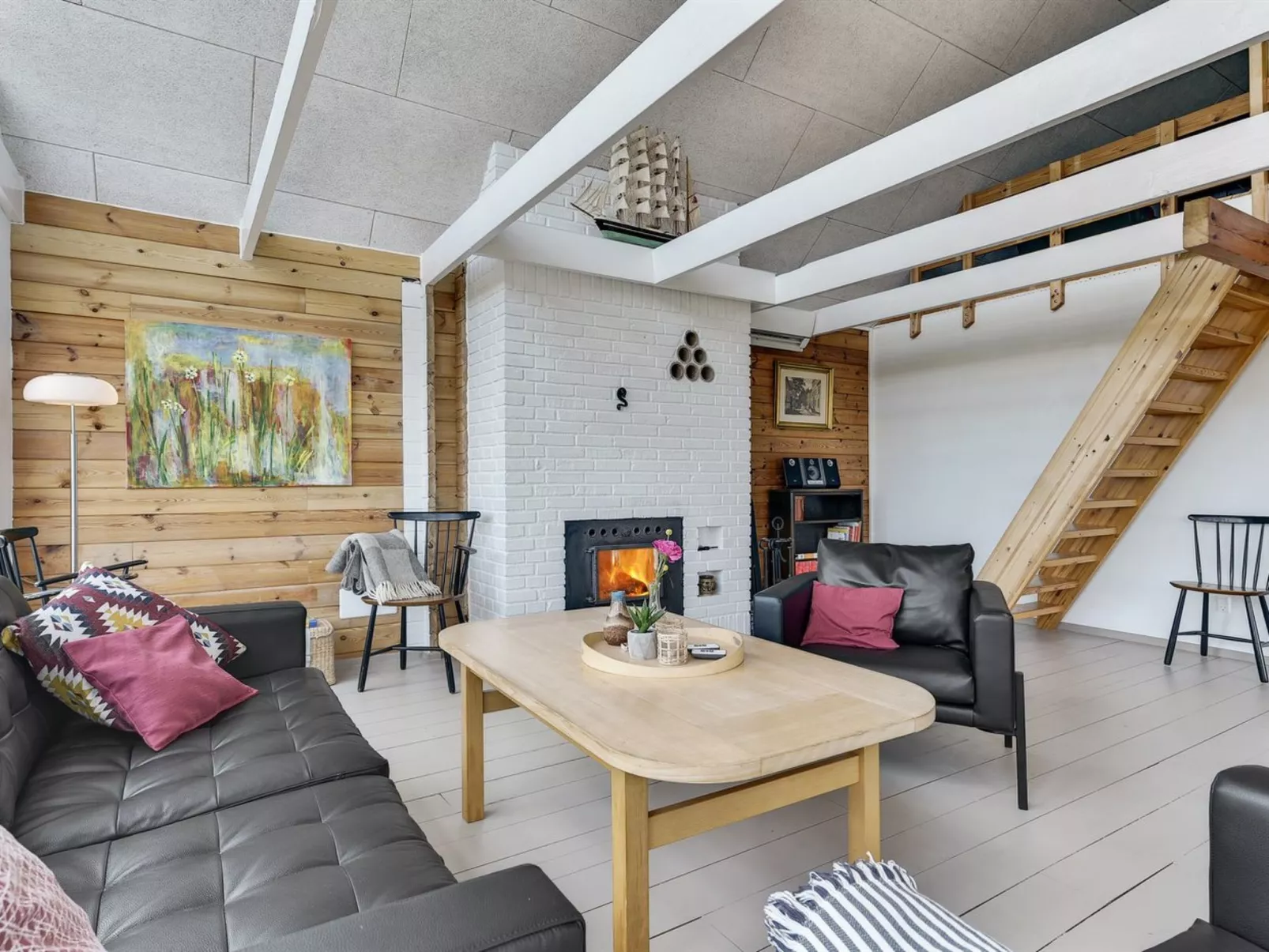 "Ginnie" - 300m from the sea-Inside