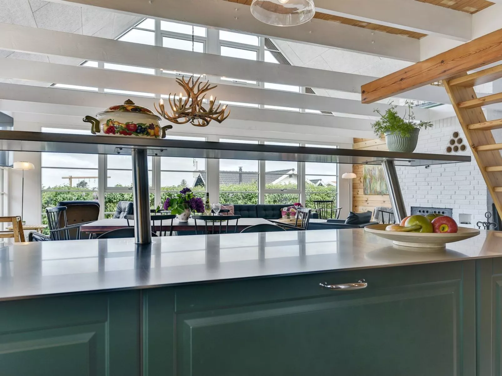 "Ginnie" - 300m from the sea-Inside