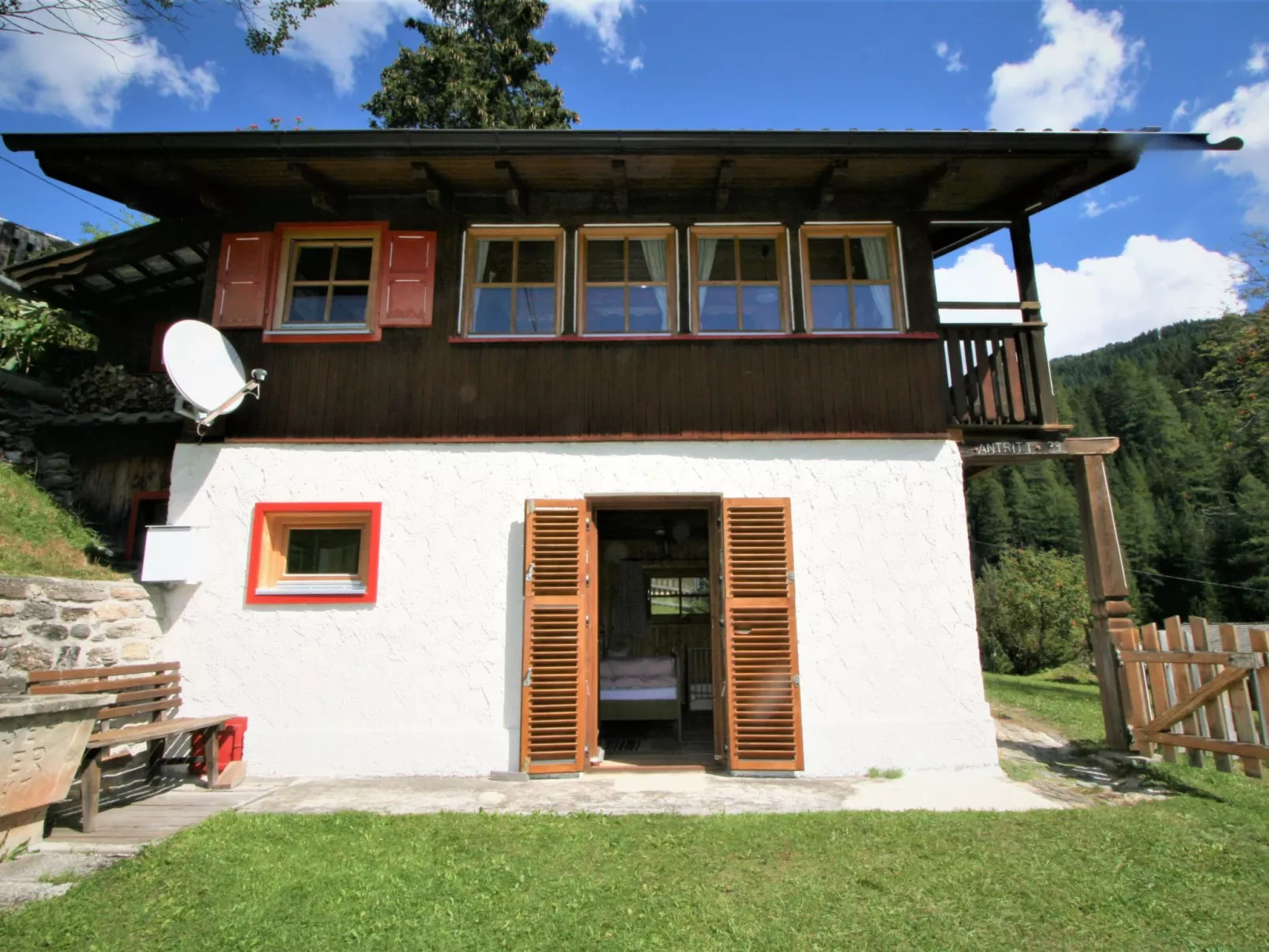 Chalet Antritt-Outside