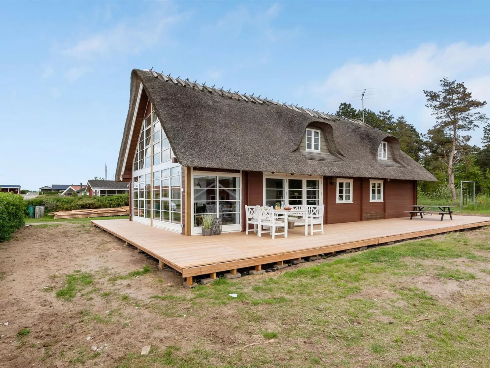 "Ginnie" - 300m from the sea-Outside