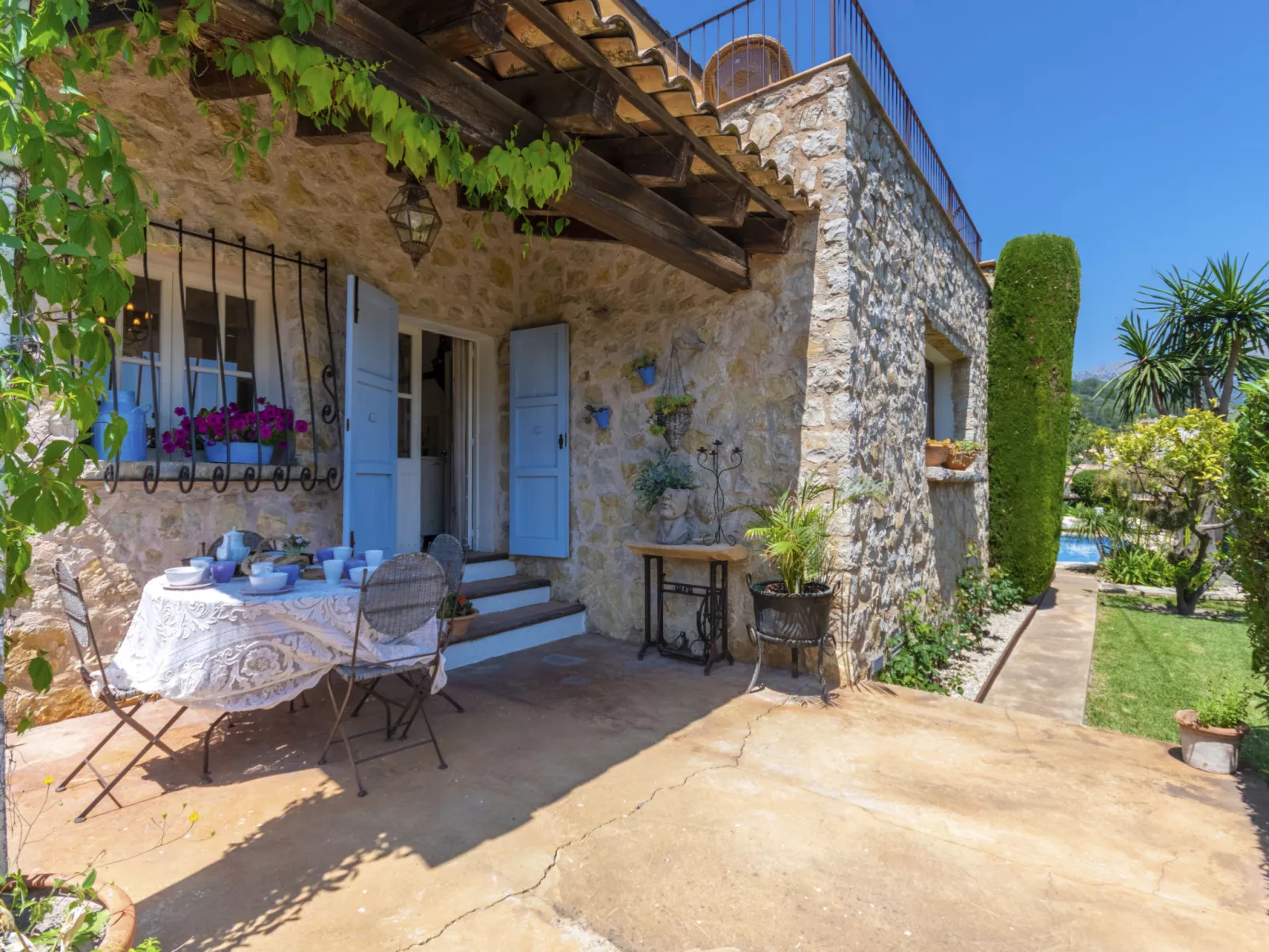La Font-Outside