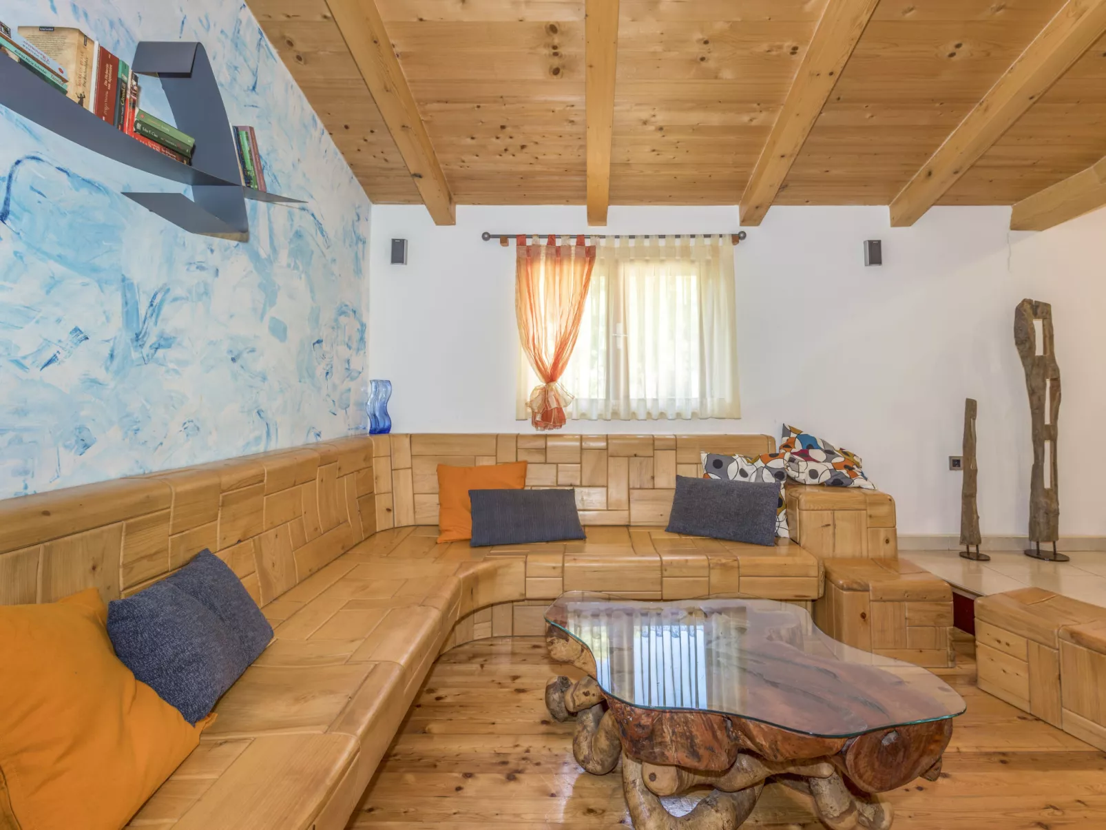 Cetina-Inside