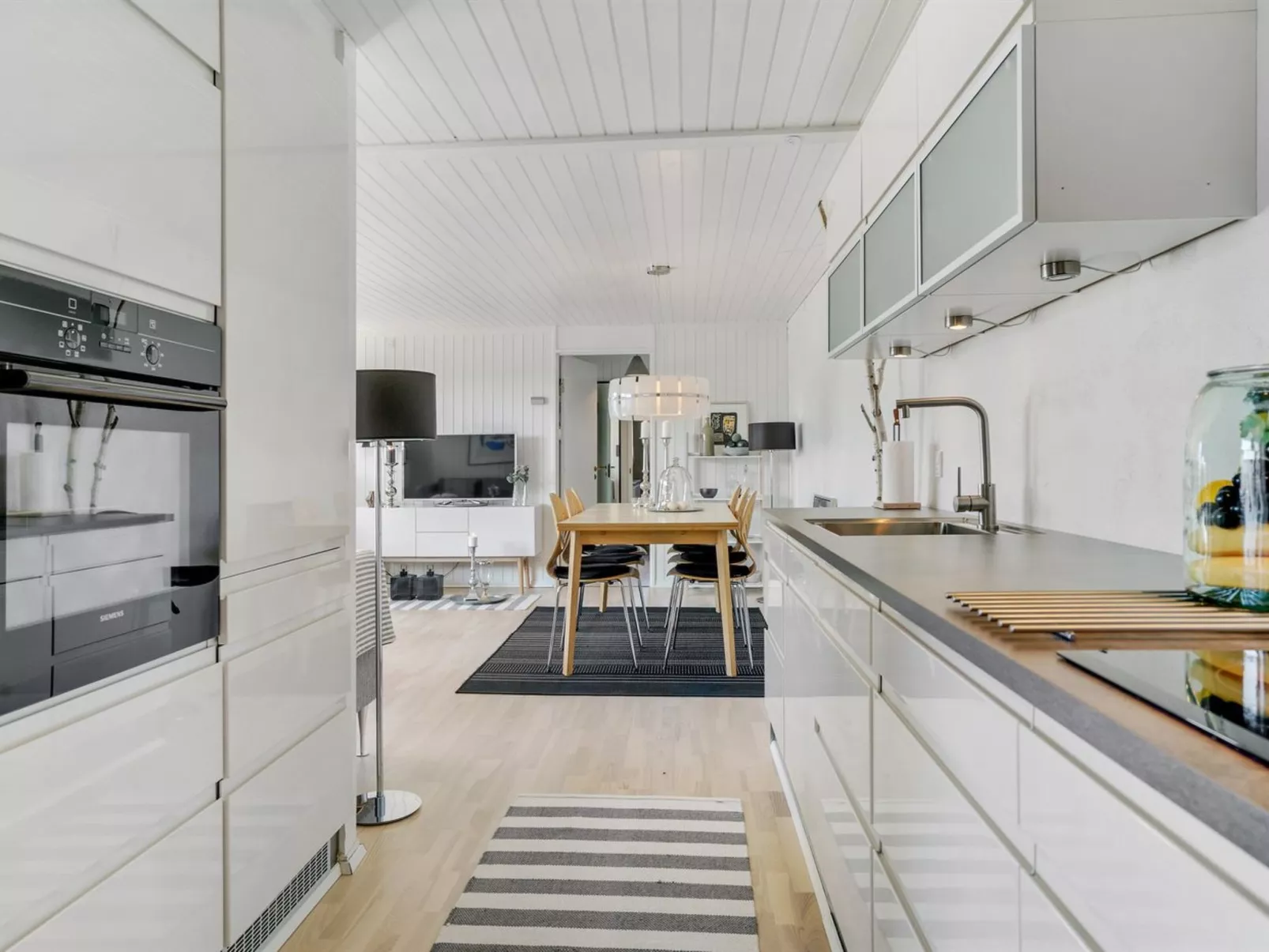 "Tarvo" - 400m from the sea-Dedans