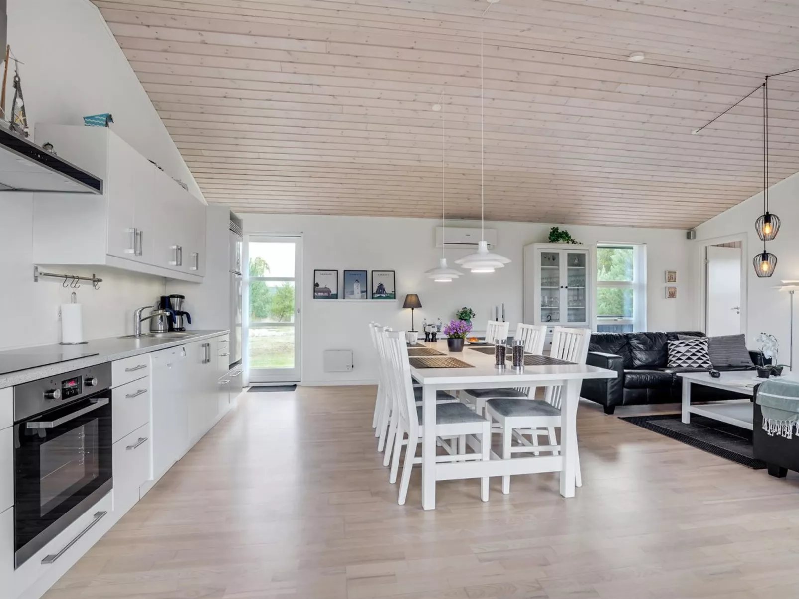"Thure" - 1km from the sea-Drinnen