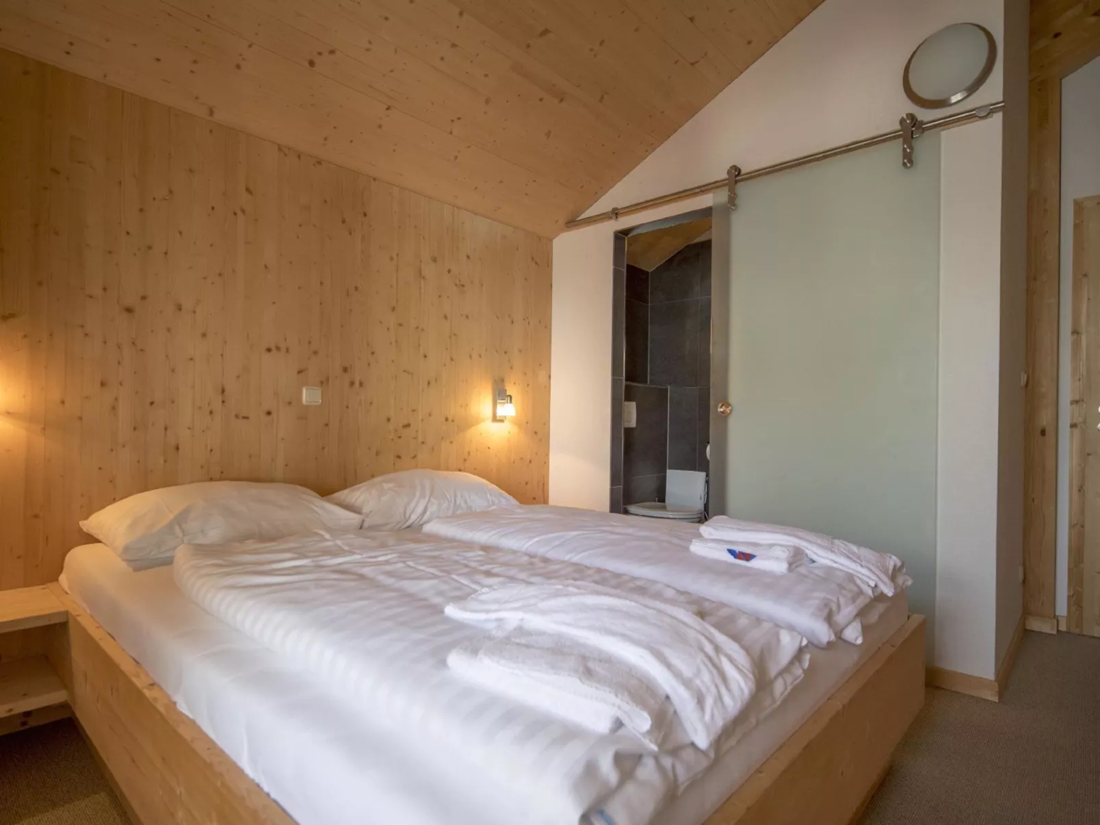 #19 mit IR-Sauna und Sprudelbad-Drinnen