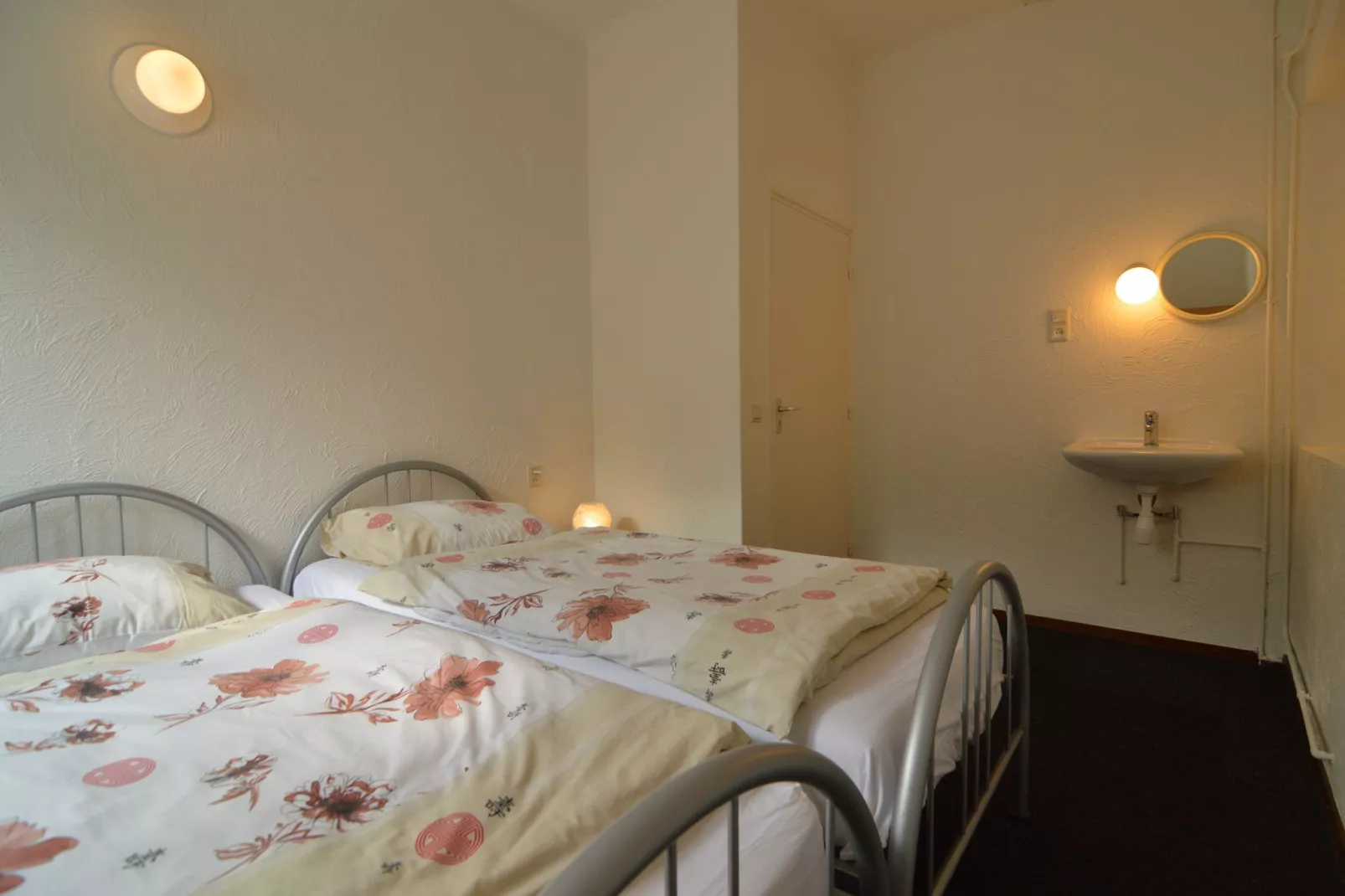 Roos-Bedroom