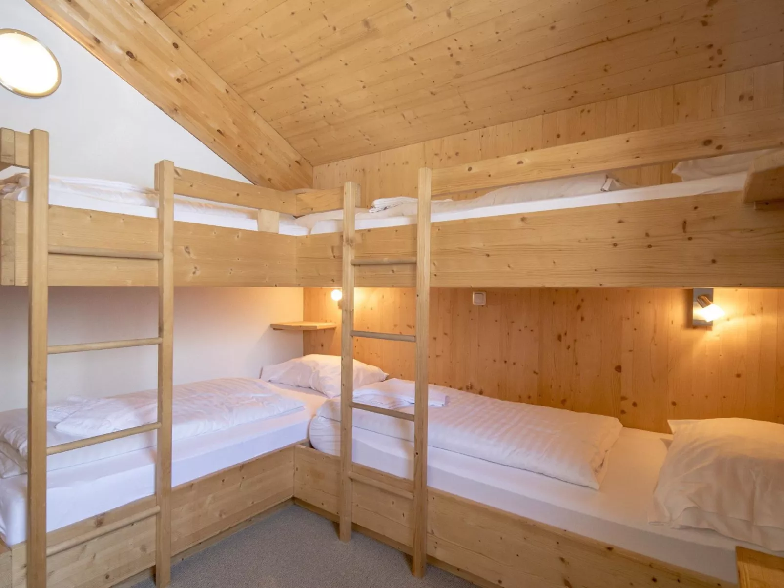 #19 mit IR-Sauna und Sprudelbad-Drinnen