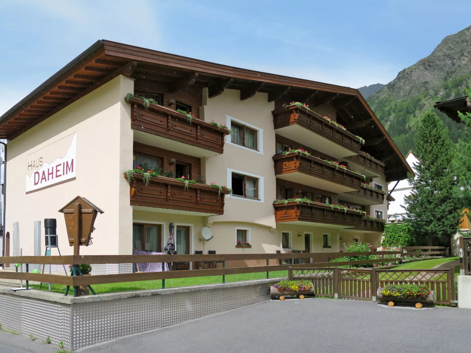 Daheim – Talblick-Outside