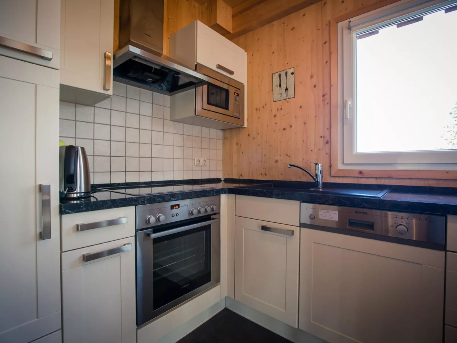 #1 mit IR-Sauna&Sprudelbad innen-Inside