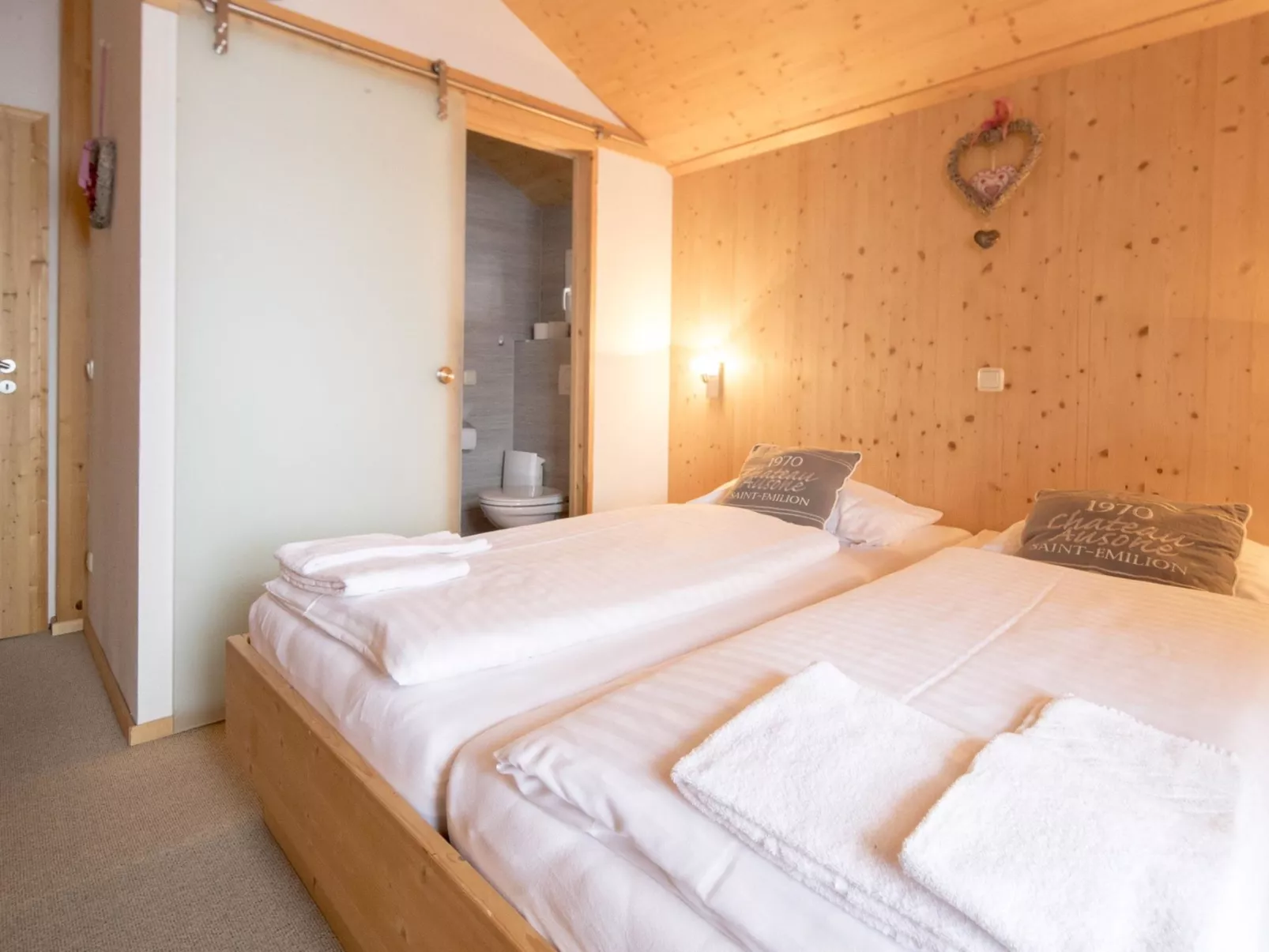 #1 mit IR-Sauna&Sprudelbad innen-Inside