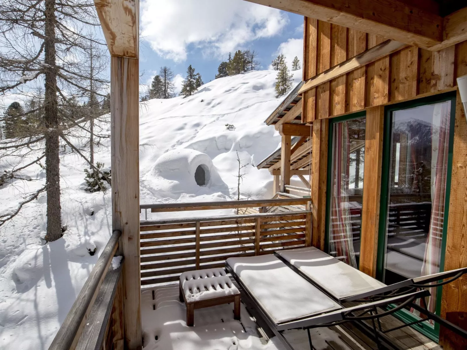 #1 mit IR-Sauna&Sprudelbad innen-Outside