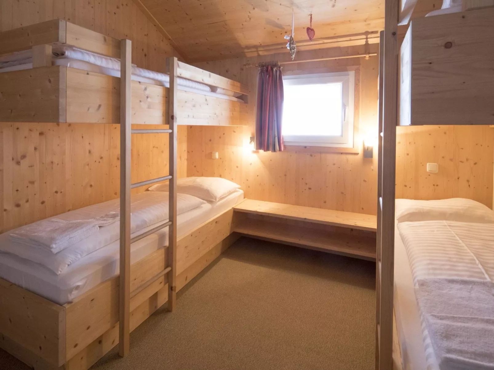 #1 mit IR-Sauna&Sprudelbad innen-Inside