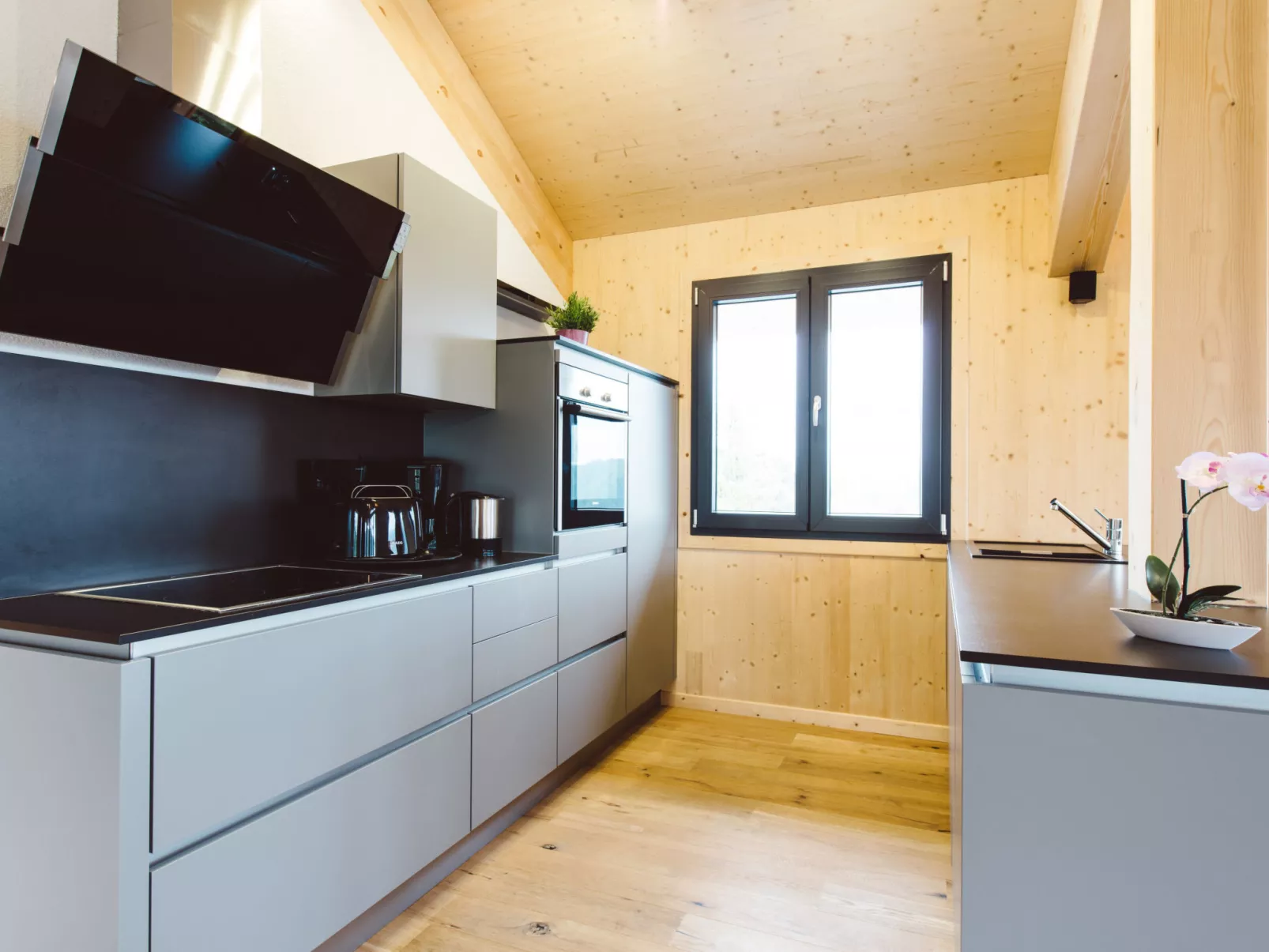 #2 mit IR-Sauna & Sprudelwanne innen-Inside