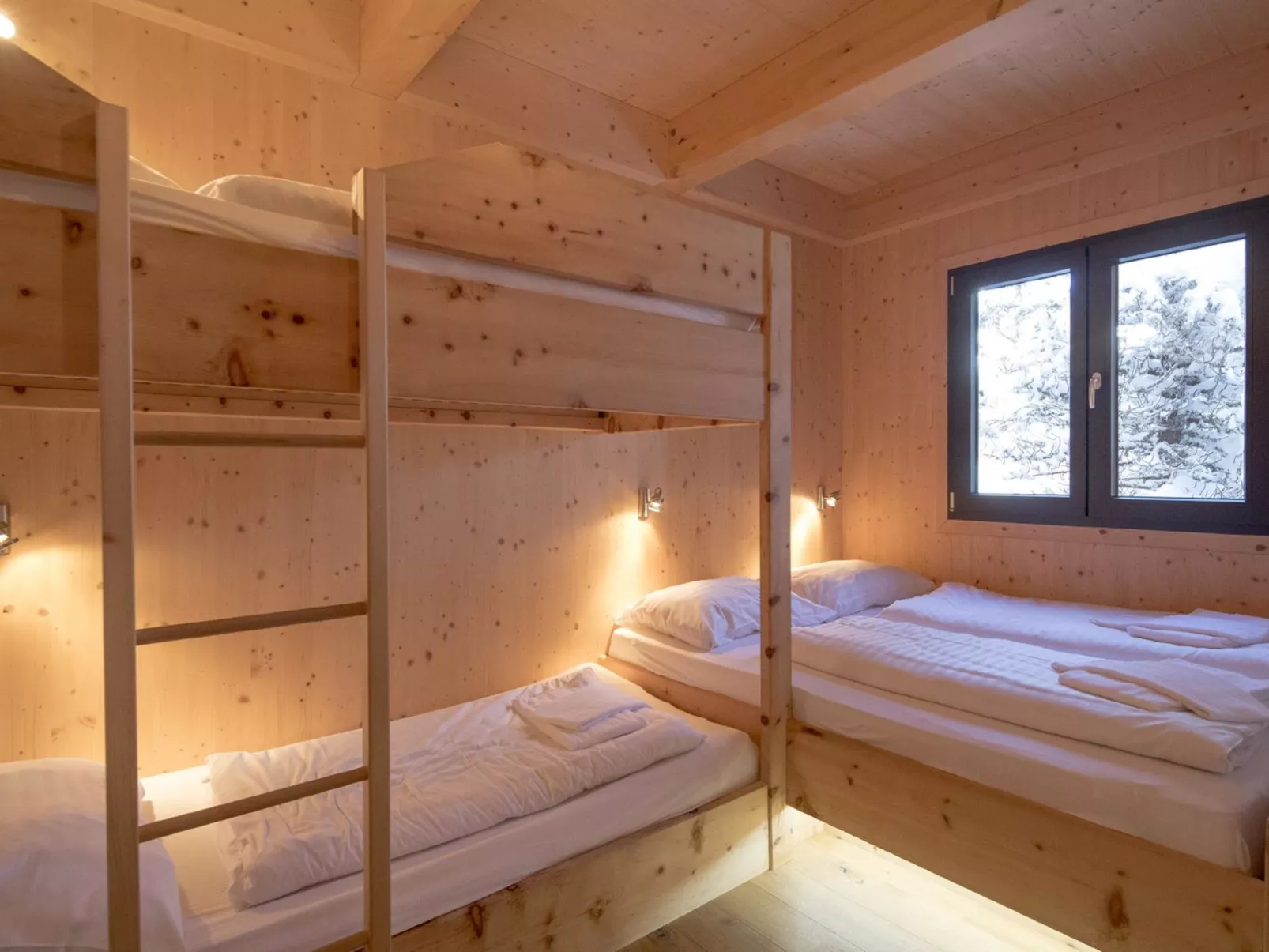 #2 mit IR-Sauna & Sprudelwanne innen-Inside