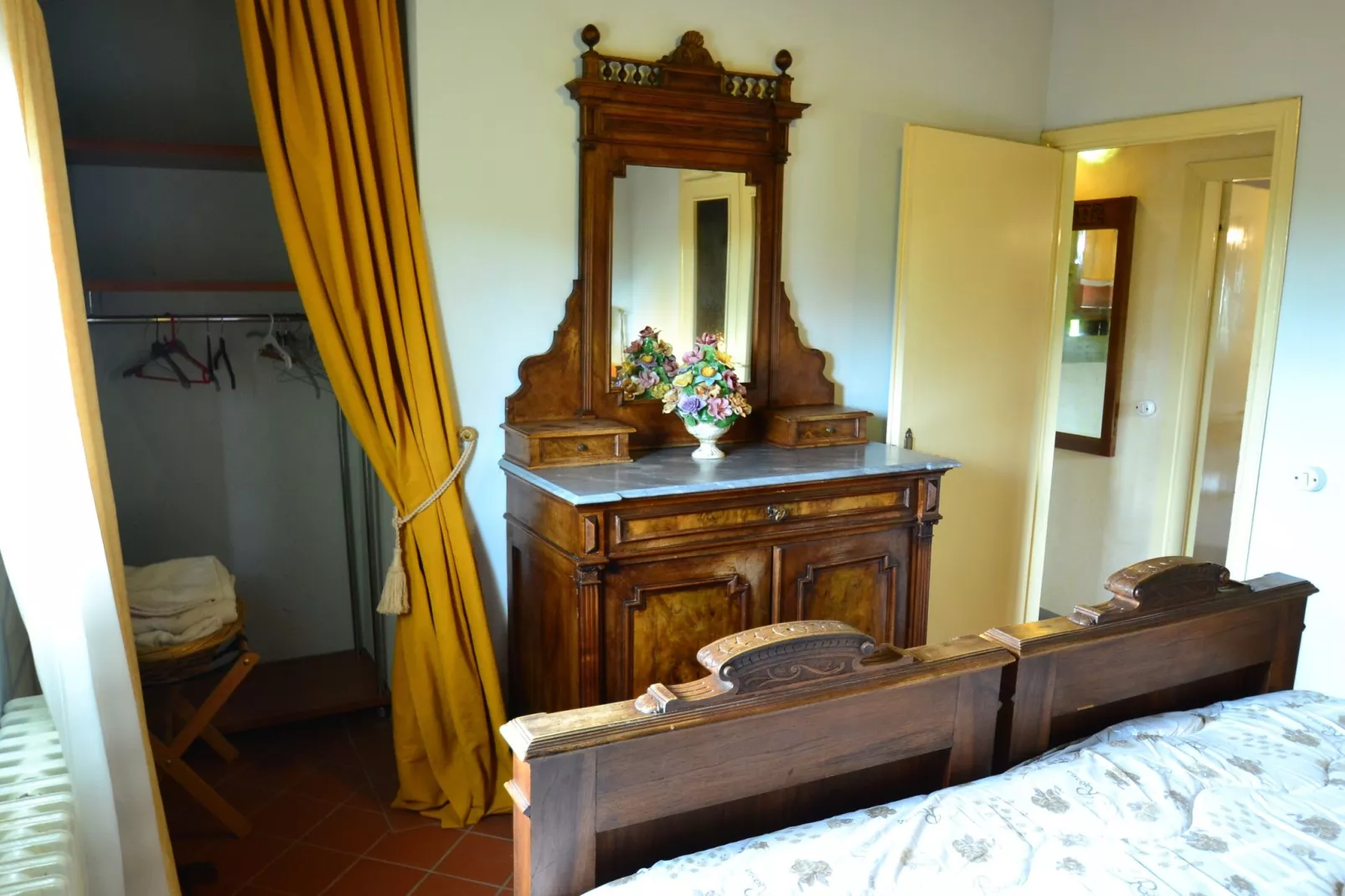 Geraneo-Bedroom