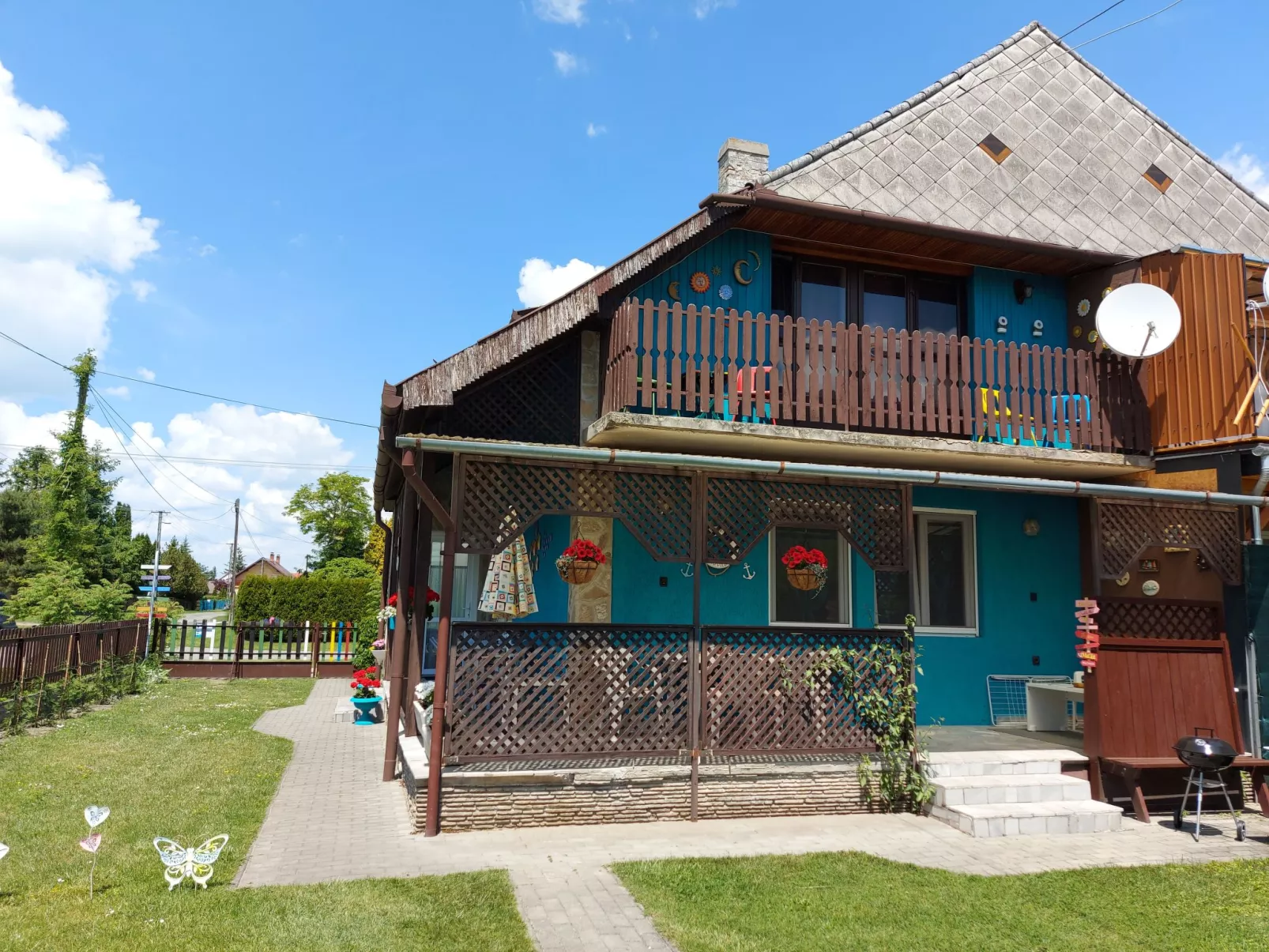 Gagarin 2-Outside