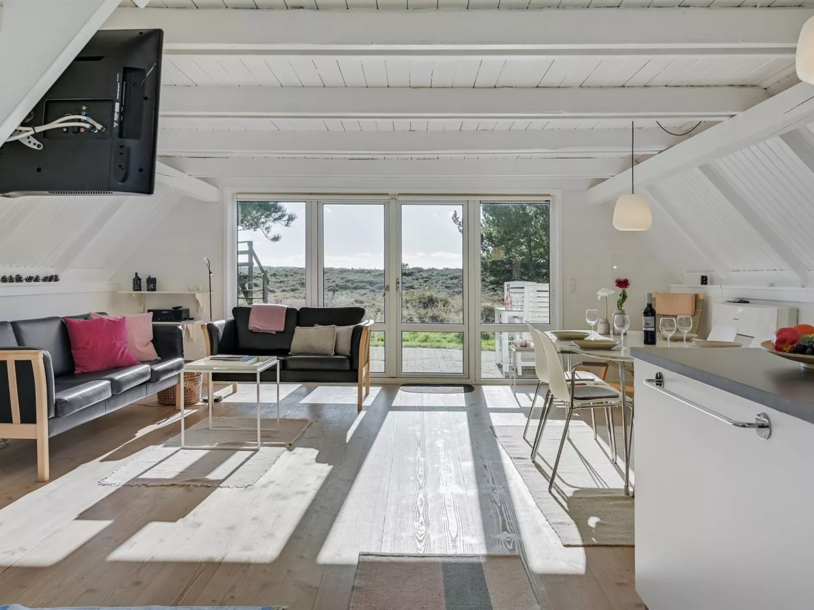 "Trana" - 2km from the sea-Inside