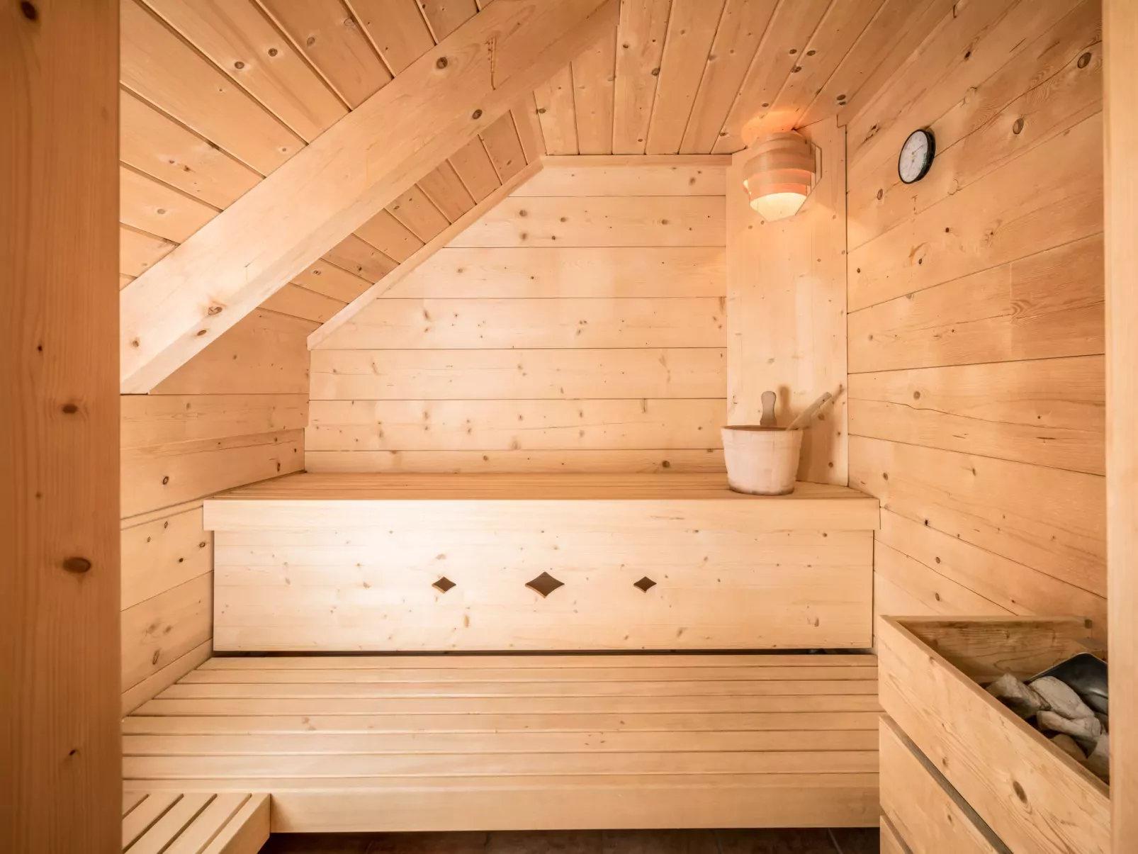 Fredis Hütte-Drinnen