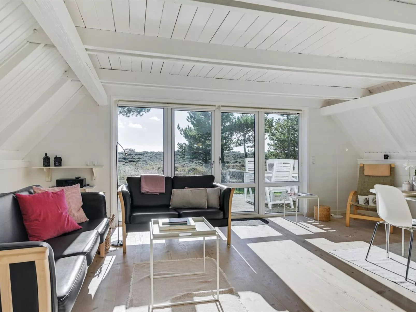 "Trana" - 2km from the sea-Inside