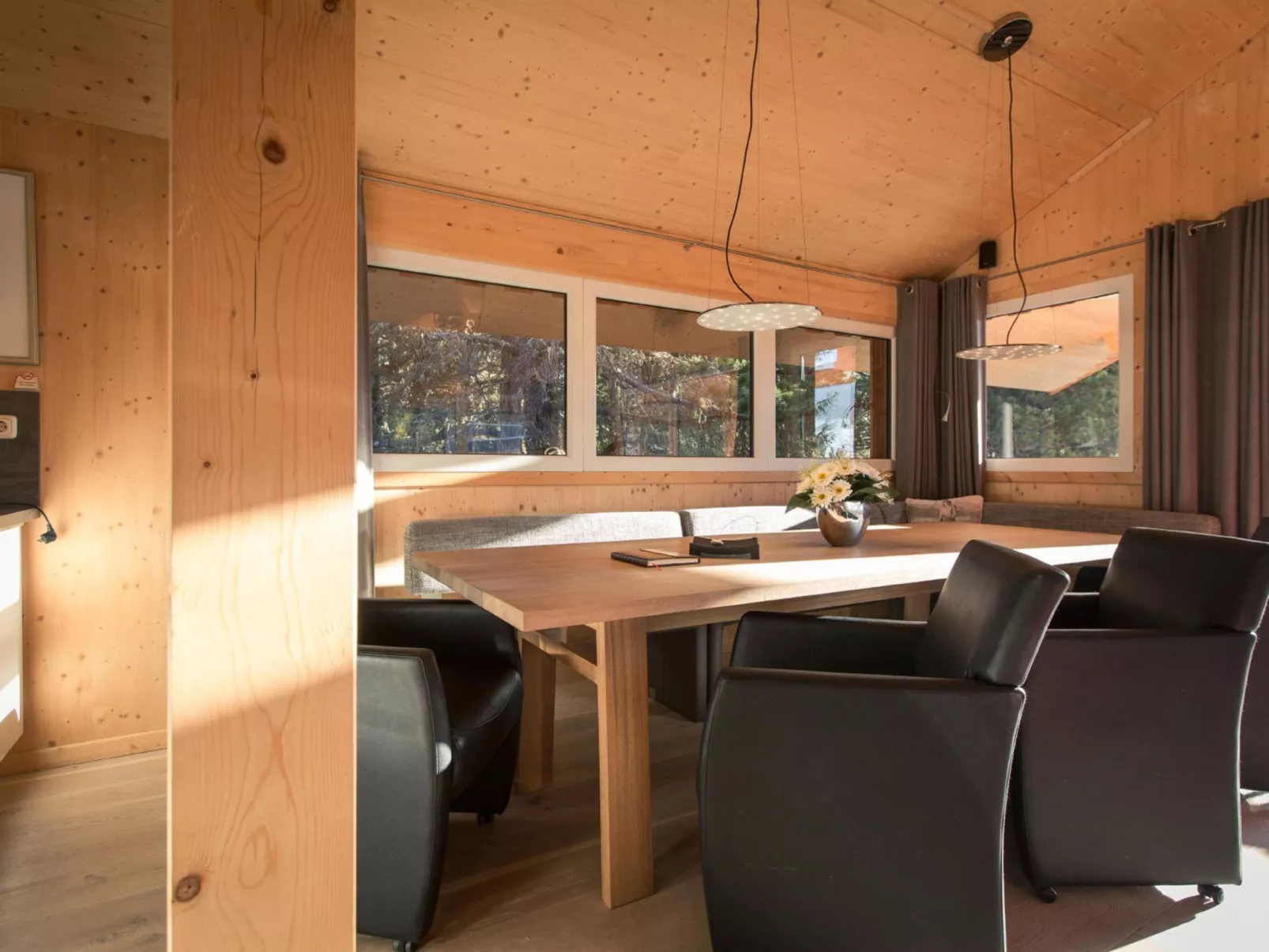 # 6 mit IR-Sauna und Sprudelwanne Innen-Inside