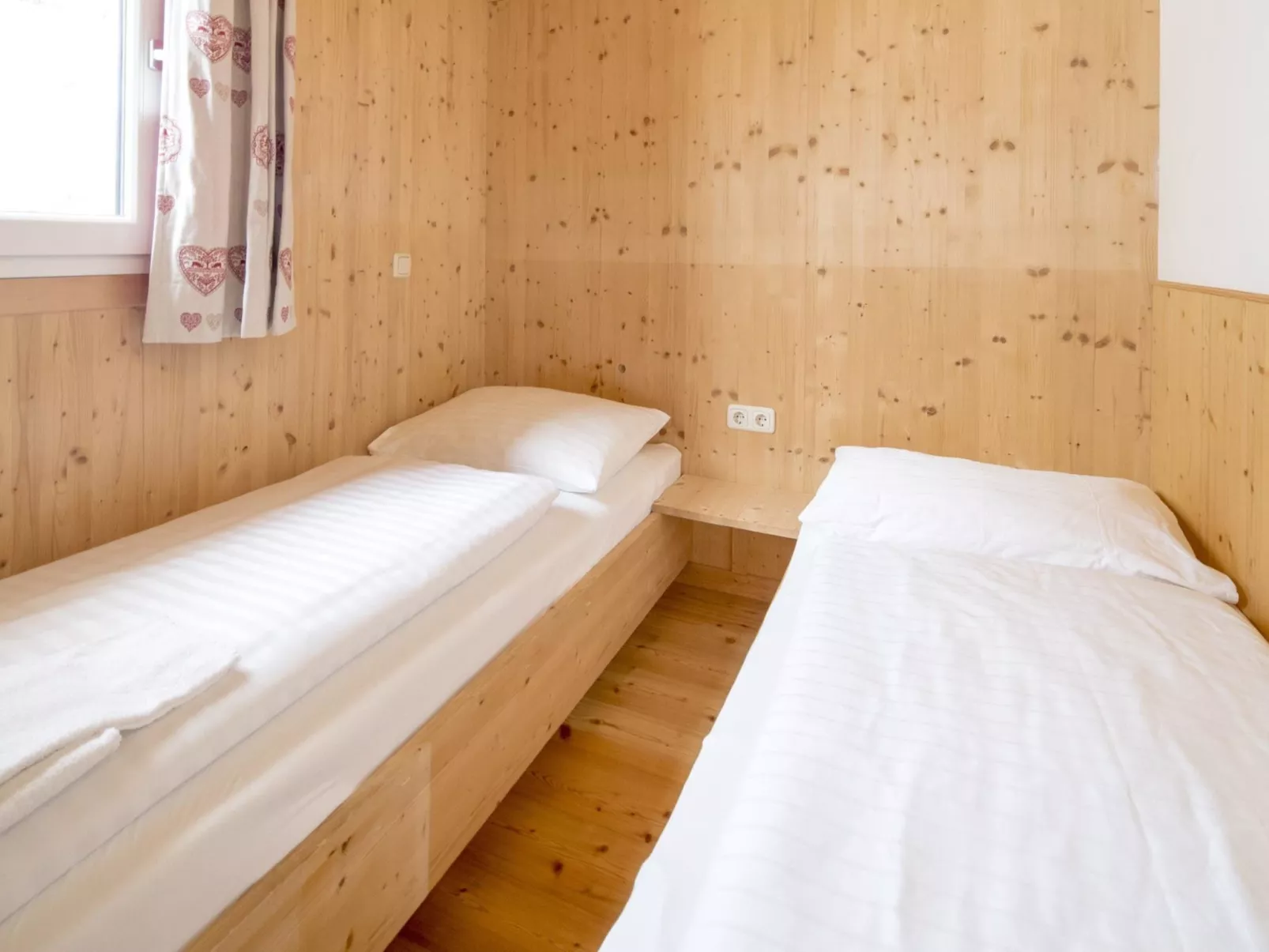 # 8 mit IR-Sauna&Sprudelwanne-Inside