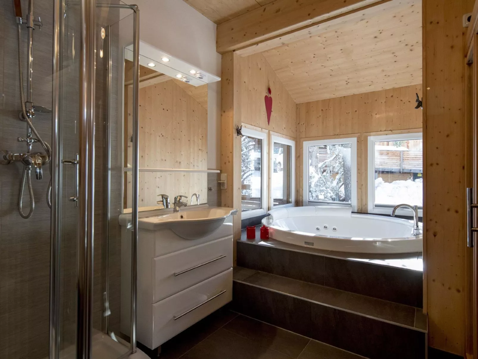 # 8 mit IR-Sauna&Sprudelwanne-Inside