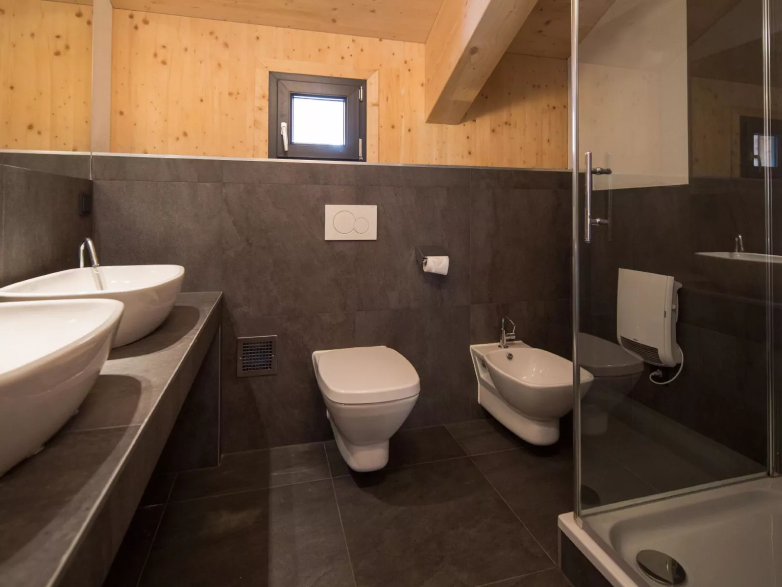 # 8 mit IR-Sauna&Sprudelwanne-Inside