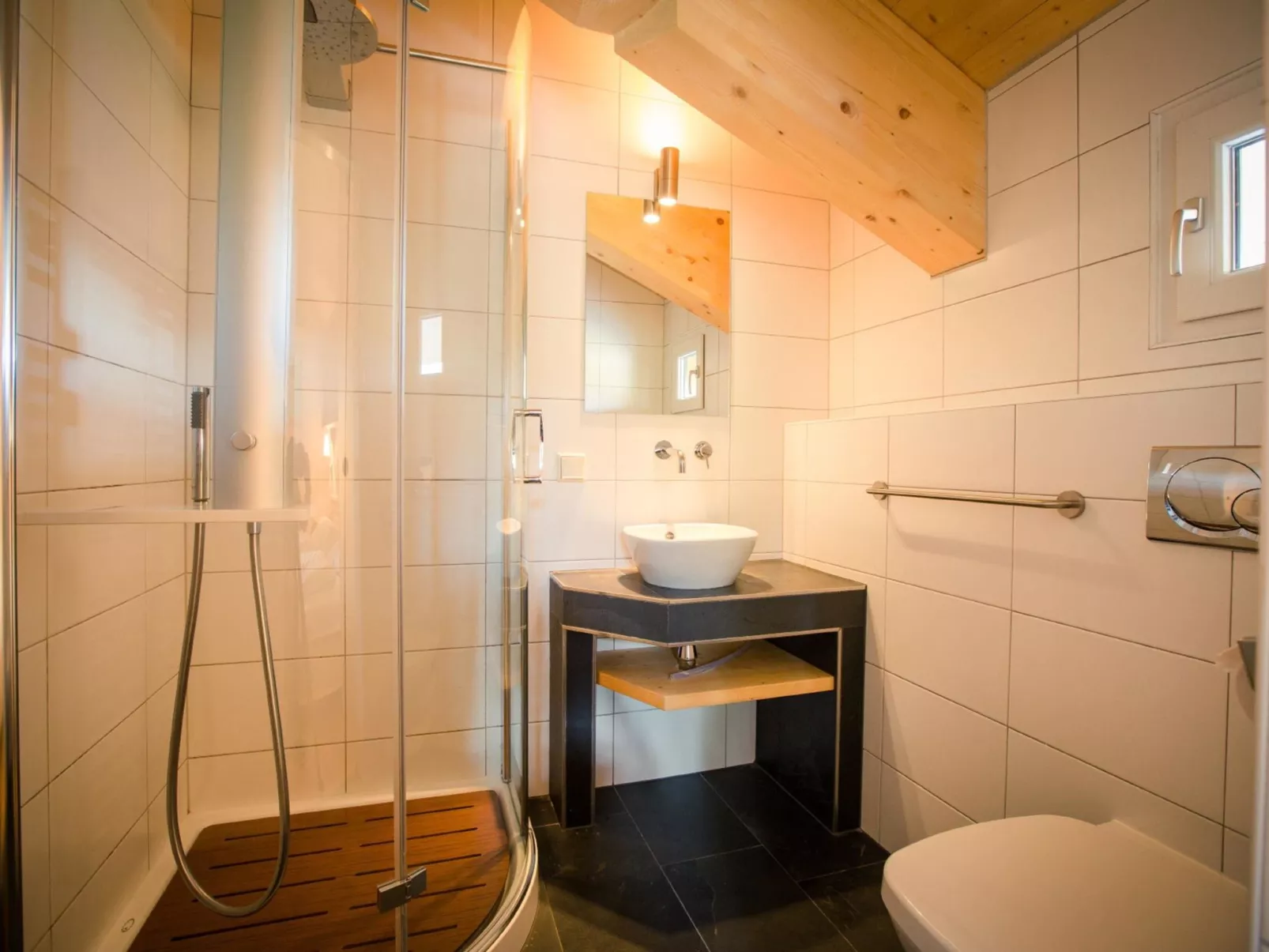 # 8 mit IR-Sauna&Sprudelwanne-Inside