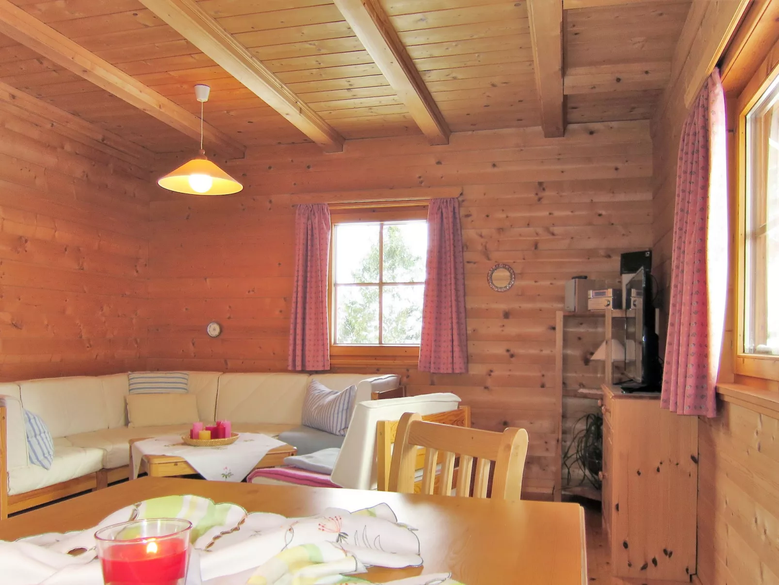 Simons Blockhütte-Inside