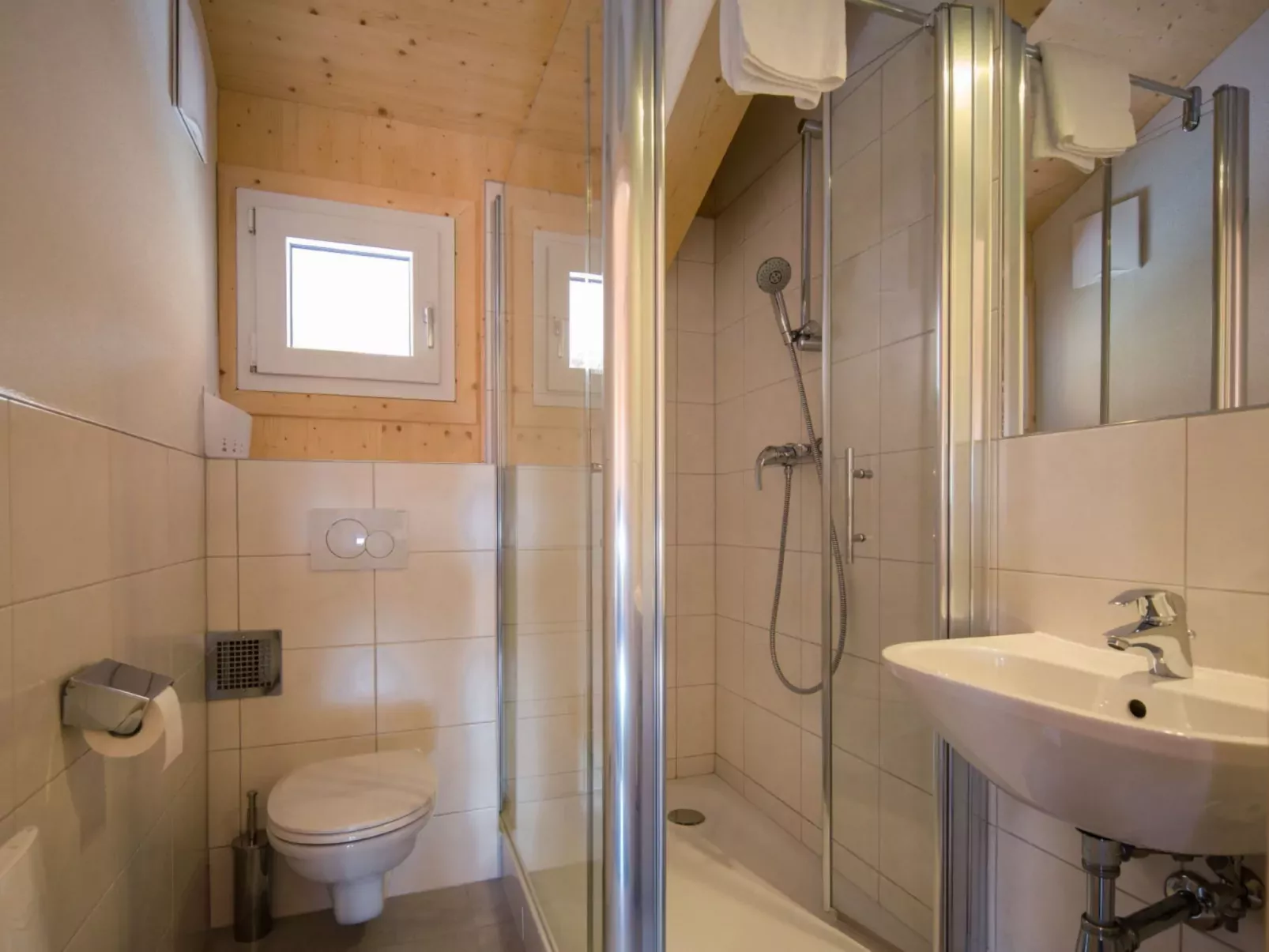 #27 mit IR-Sauna und Sprudelbad Innen-Inside