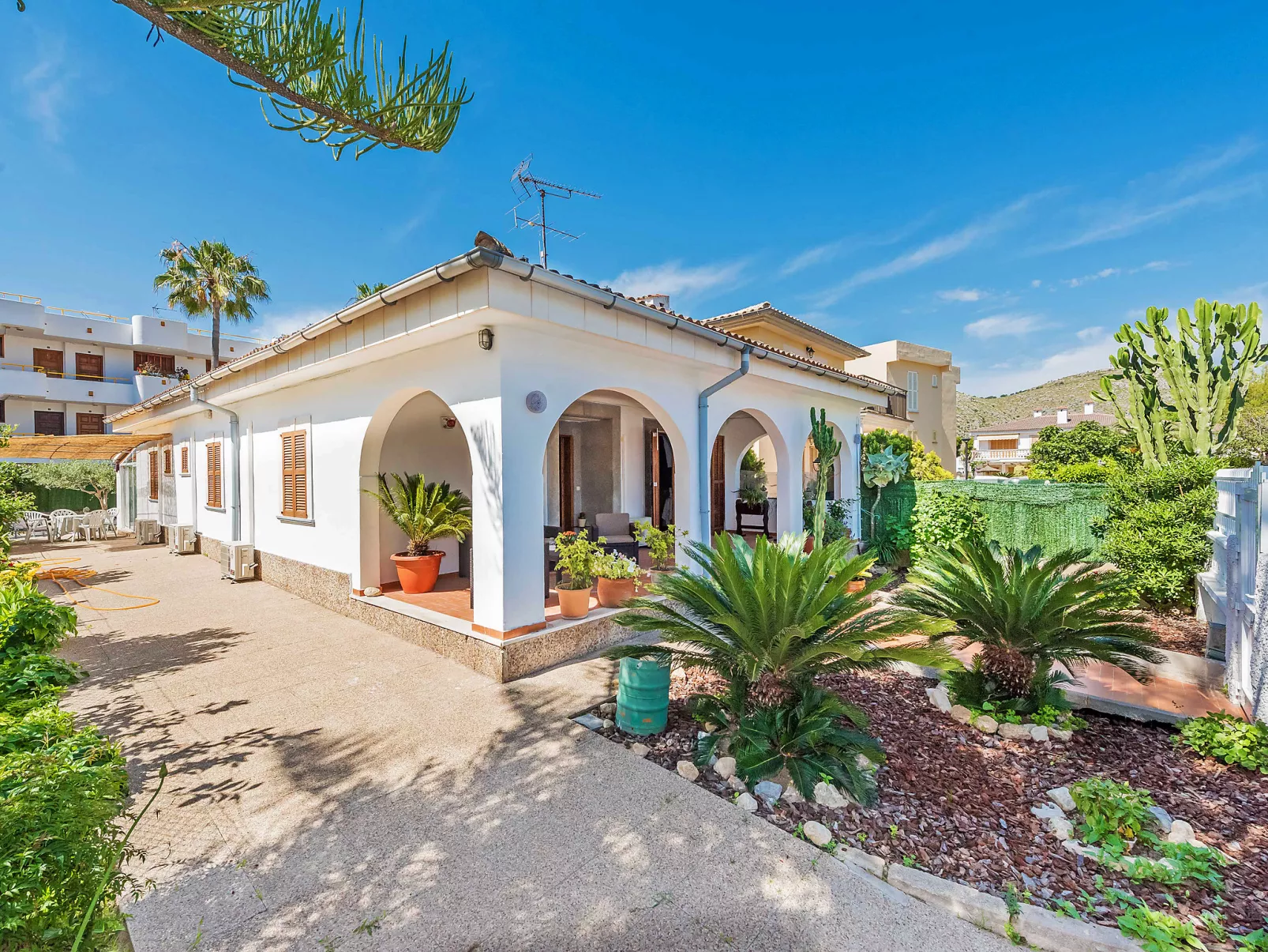 Villa Rosa-Draußen