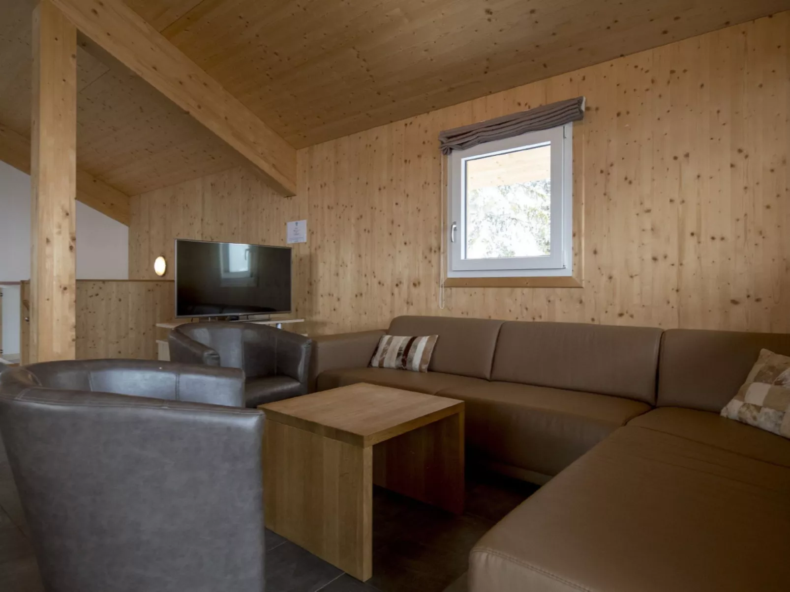 #37 mit IR-Sauna und Sprudelbad Innen-Inside