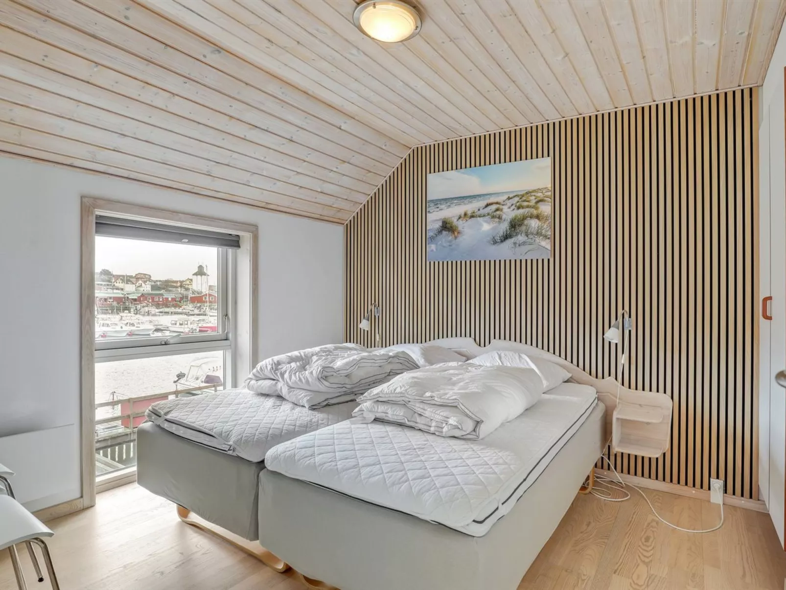 "Halldora" - 10m from the sea-Inside
